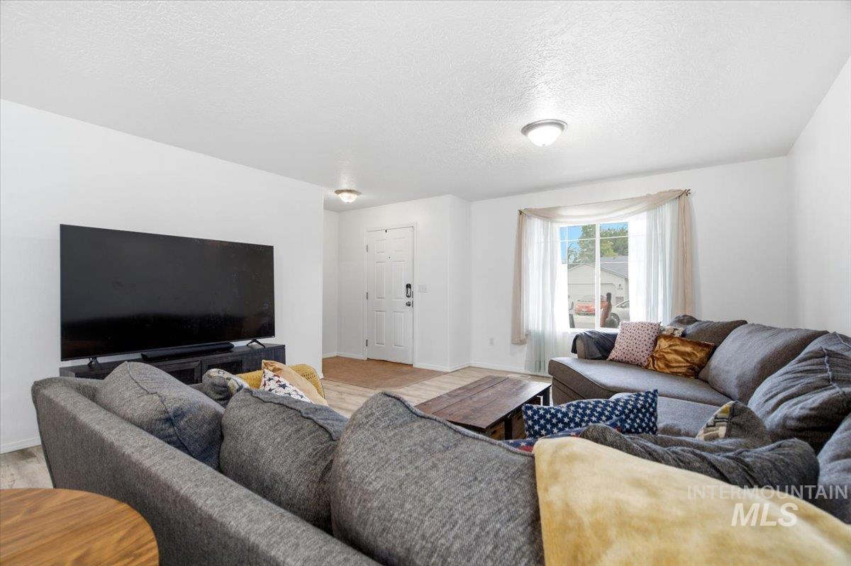 1975 W Ridge Pointe Ave, Nampa, Idaho 83651, 4 Bedrooms, 2.5 Bathrooms, Residential For Sale, Price $450,000, 98999710