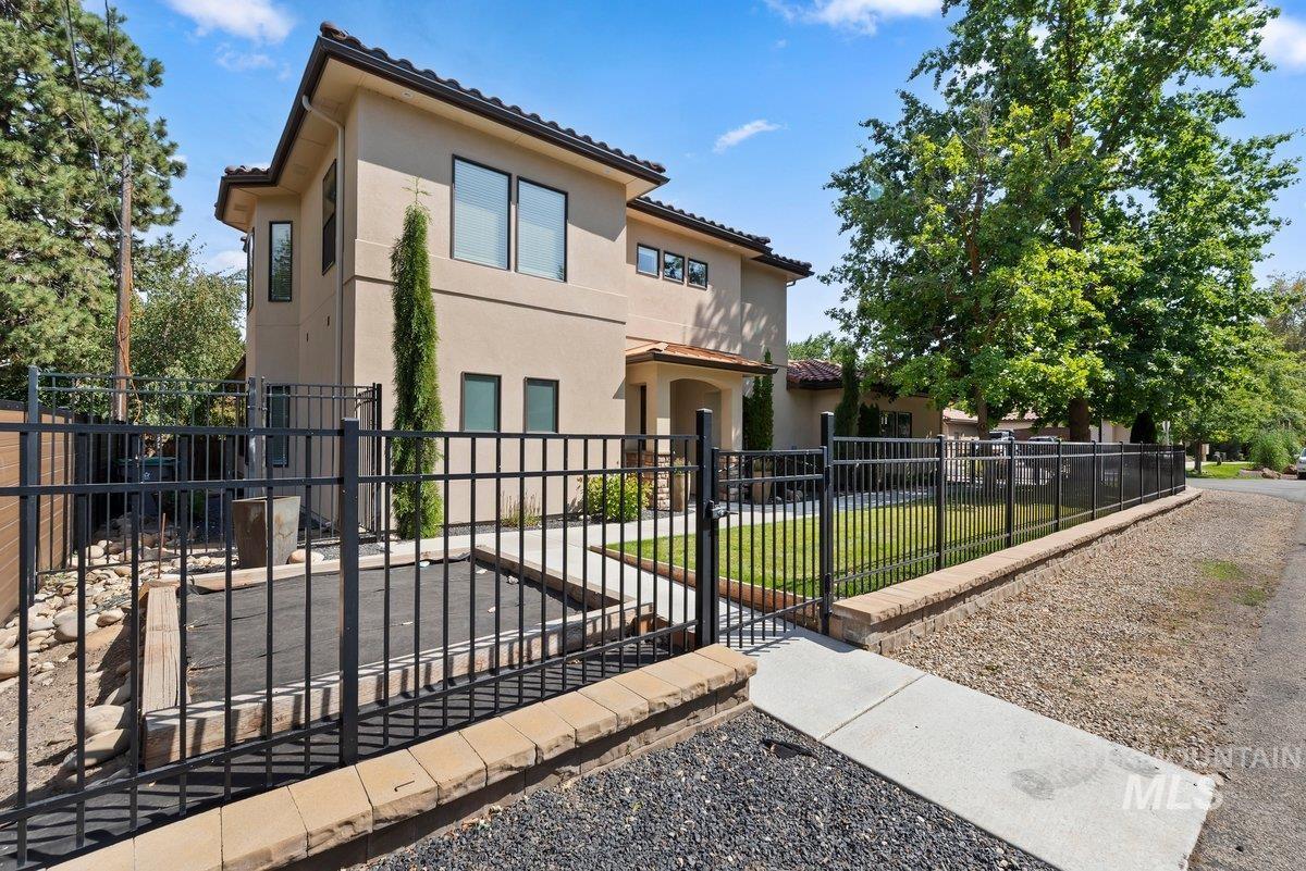 1208 E E Spinnaker Lane, Boise, Idaho 83706, 4 Bedrooms, 2.5 Bathrooms, Residential For Sale, Price $799,000, 98999711