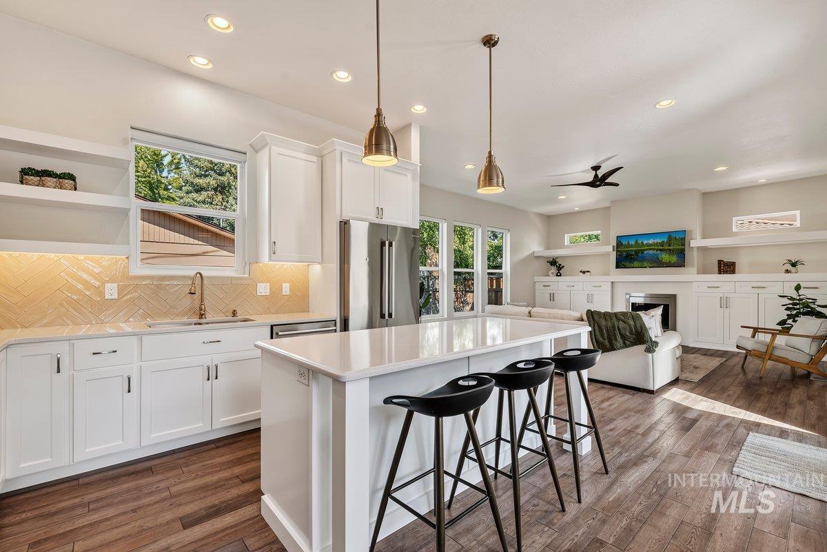 1208 E E Spinnaker Lane, Boise, Idaho 83706, 4 Bedrooms, 2.5 Bathrooms, Residential For Sale, Price $799,000, 98999711