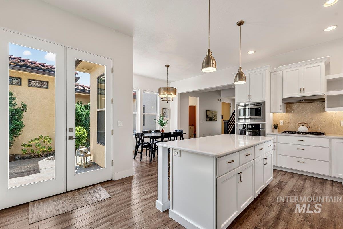 1208 E E Spinnaker Lane, Boise, Idaho 83706, 4 Bedrooms, 2.5 Bathrooms, Residential For Sale, Price $799,000, 98999711