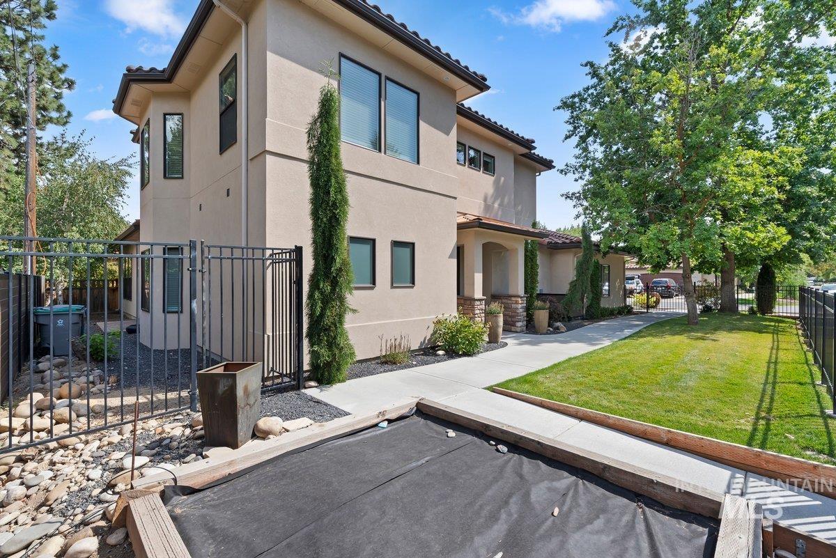 1208 E E Spinnaker Lane, Boise, Idaho 83706, 4 Bedrooms, 2.5 Bathrooms, Residential For Sale, Price $799,000, 98999711