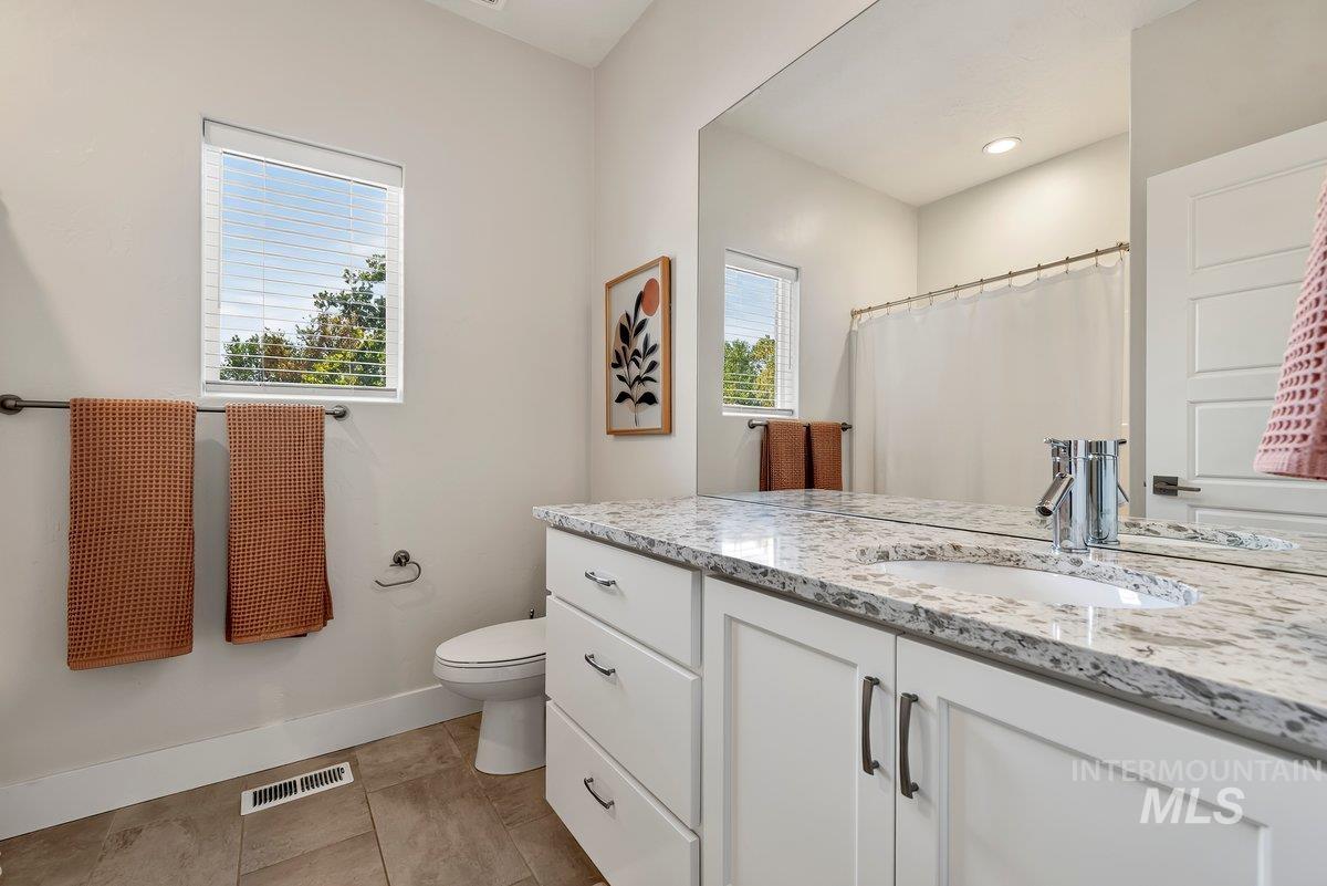 1208 E E Spinnaker Lane, Boise, Idaho 83706, 4 Bedrooms, 2.5 Bathrooms, Residential For Sale, Price $799,000, 98999711