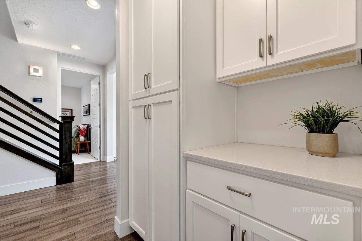 1208 E E Spinnaker Lane, Boise, Idaho 83706, 4 Bedrooms, 2.5 Bathrooms, Residential For Sale, Price $799,000, 98999711