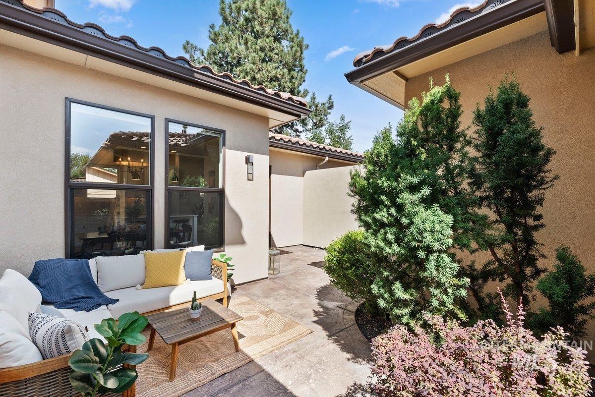 1208 E E Spinnaker Lane, Boise, Idaho 83706, 4 Bedrooms, 2.5 Bathrooms, Residential For Sale, Price $799,000, 98999711