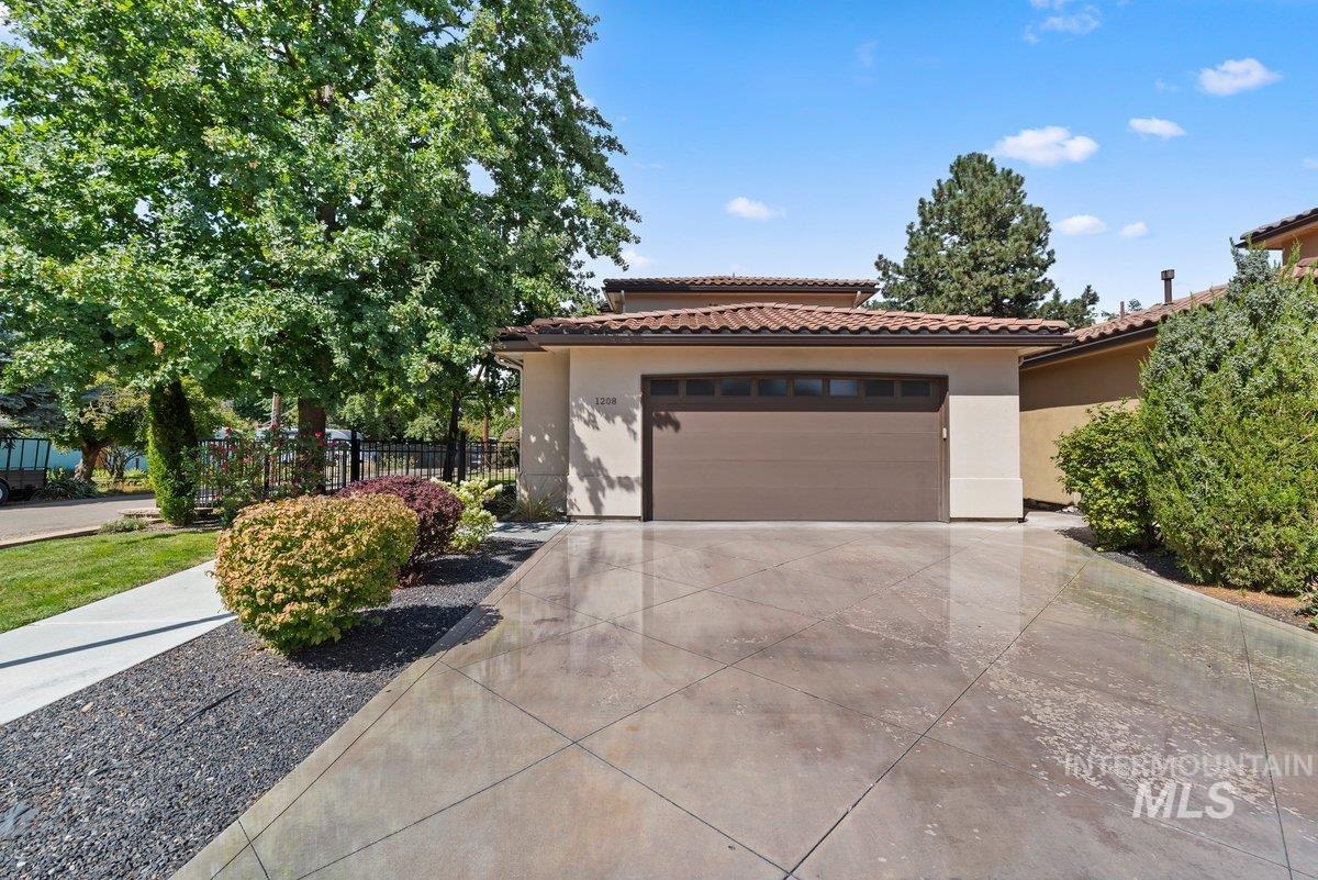 1208 E E Spinnaker Lane, Boise, Idaho 83706, 4 Bedrooms, 2.5 Bathrooms, Residential For Sale, Price $799,000, 98999711