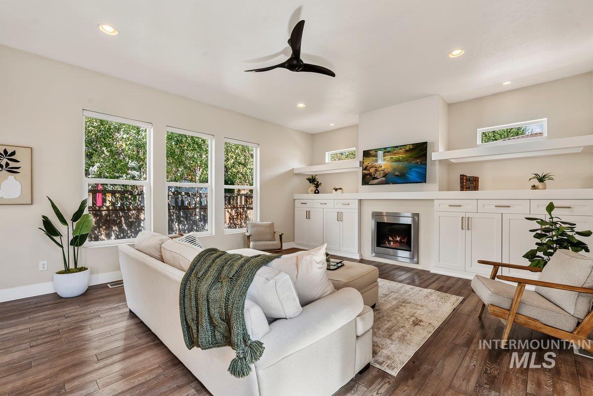 1208 E E Spinnaker Lane, Boise, Idaho 83706, 4 Bedrooms, 2.5 Bathrooms, Residential For Sale, Price $799,000, 98999711