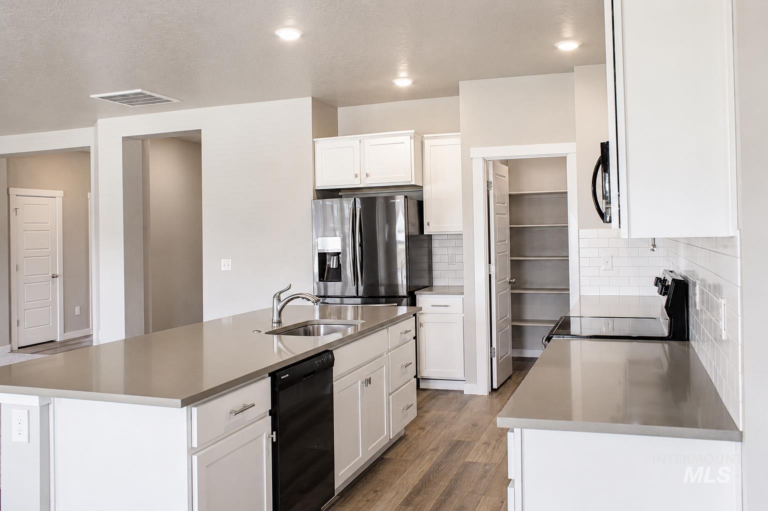 5111 Clearfield, Caldwell, Idaho 83605, 4 Bedrooms, 2 Bathrooms, Residential For Sale, Price $489,900, 98999712