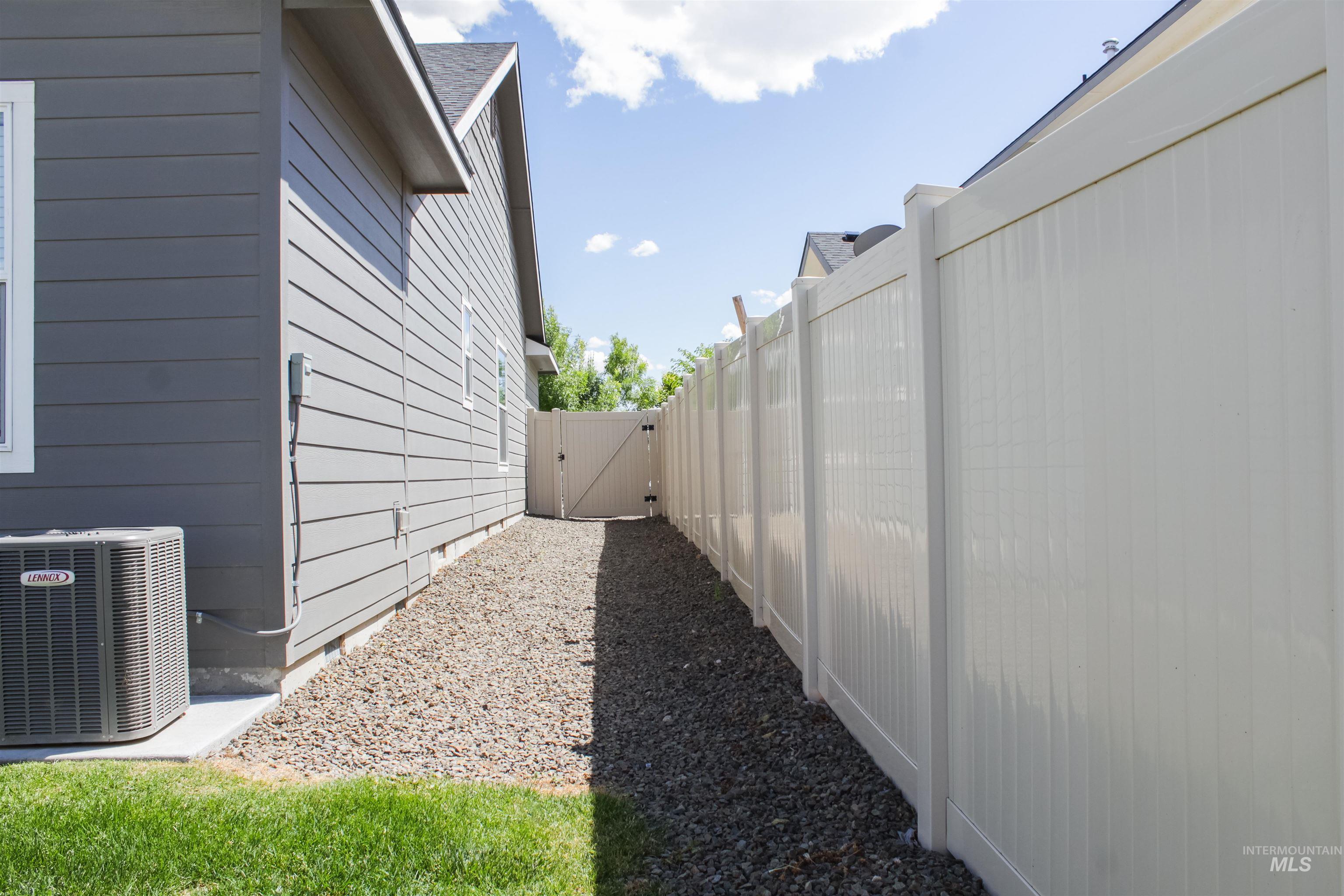 5111 Clearfield, Caldwell, Idaho 83605, 4 Bedrooms, 2 Bathrooms, Residential For Sale, Price $489,900, 98999712