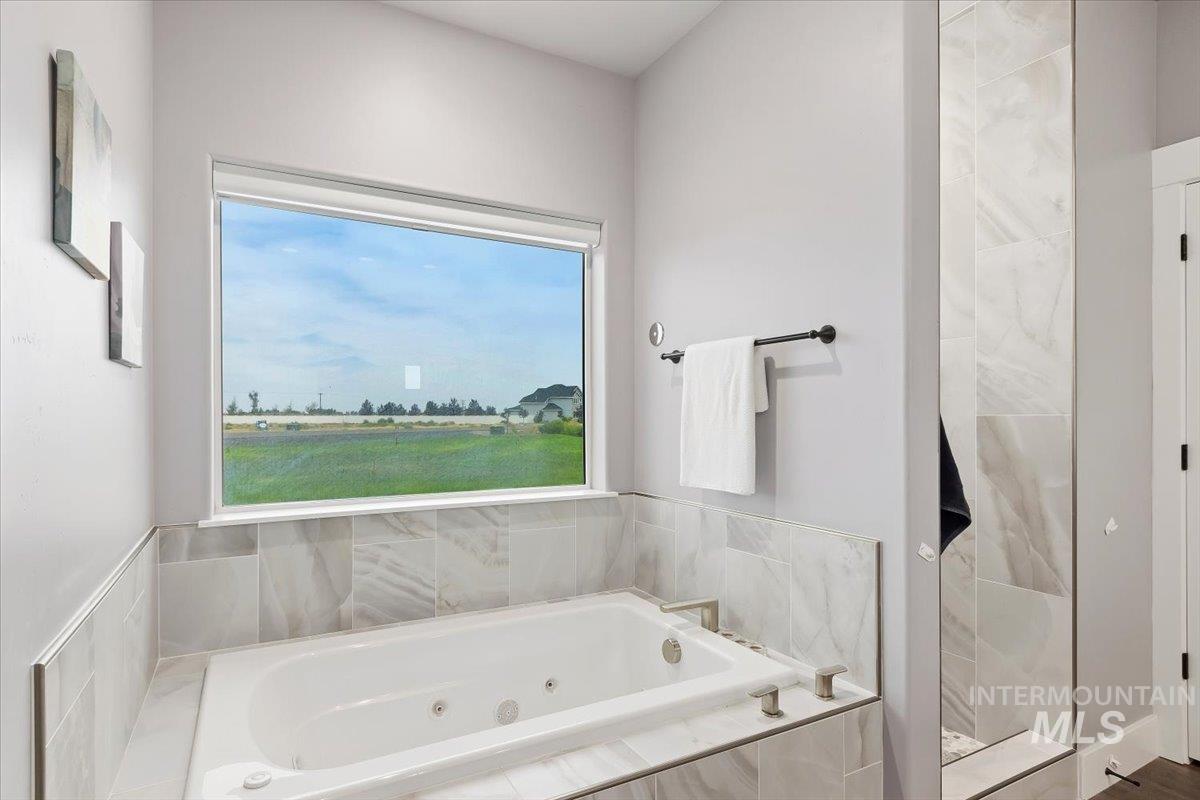 377 Skyline Dr, Rupert, Idaho 83350, 3 Bedrooms, 2.5 Bathrooms, Residential For Sale, Price $729,900, 98999714