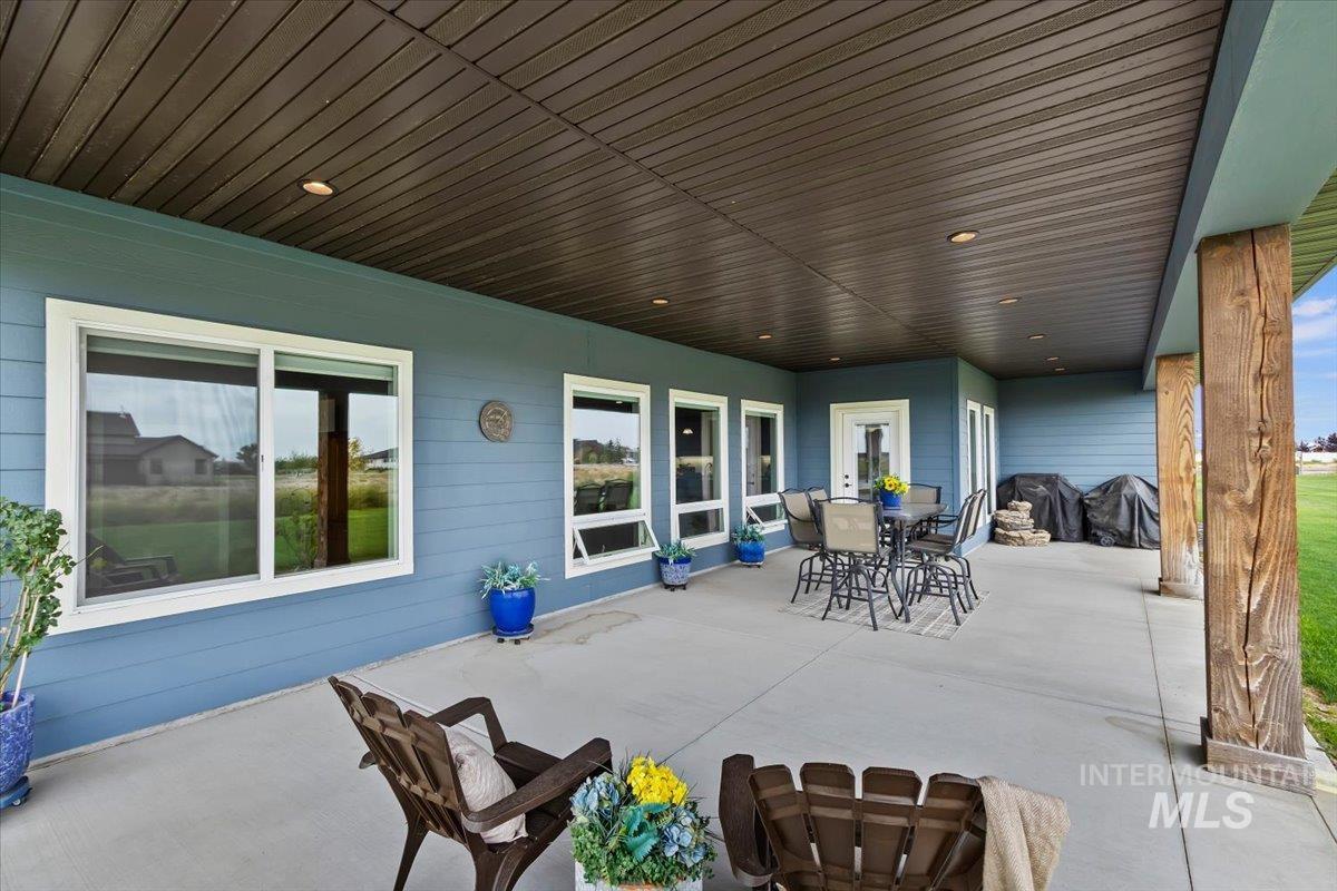377 Skyline Dr, Rupert, Idaho 83350, 3 Bedrooms, 2.5 Bathrooms, Residential For Sale, Price $729,900, 98999714