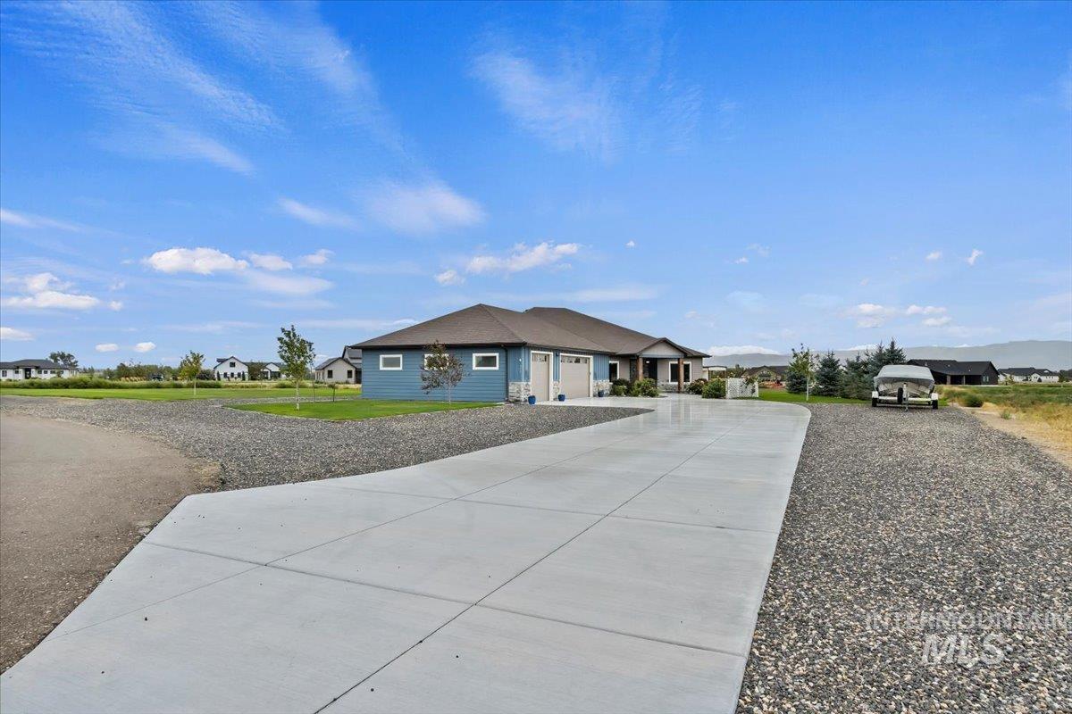 377 Skyline Dr, Rupert, Idaho 83350, 3 Bedrooms, 2.5 Bathrooms, Residential For Sale, Price $729,900, 98999714