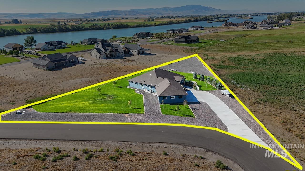 377 Skyline Dr, Rupert, Idaho 83350, 3 Bedrooms, 2.5 Bathrooms, Residential For Sale, Price $729,900, 98999714