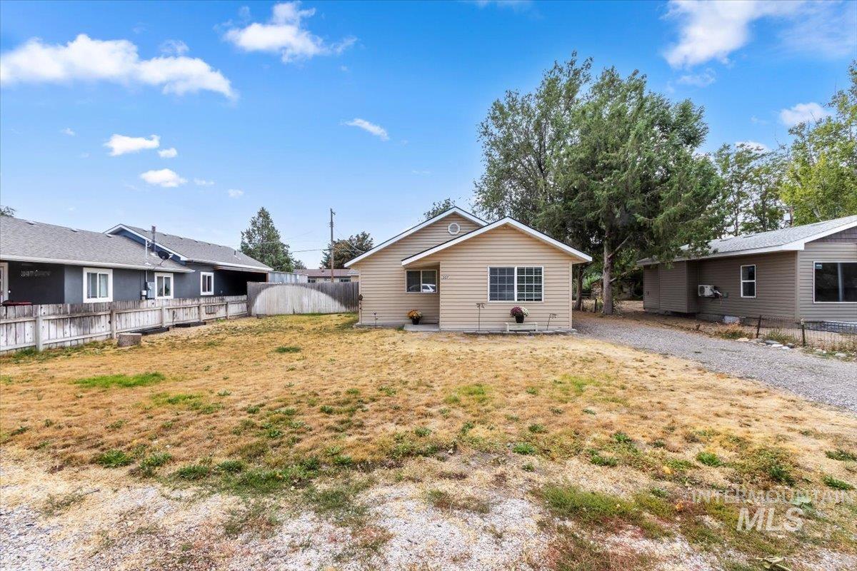 337 Lincoln St, Kimberly, Idaho 83301, 2 Bedrooms, 1 Bathroom, Residential For Sale, Price $249,900, 98999715