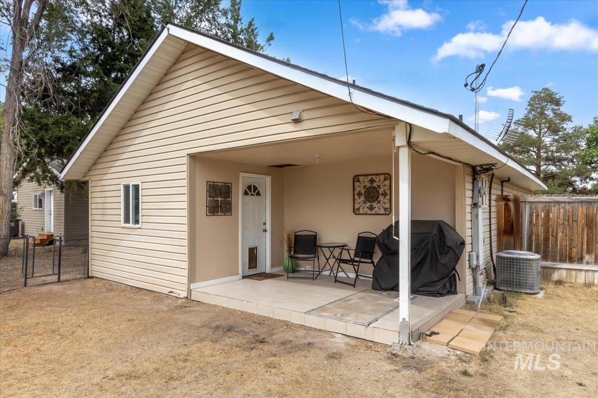 337 Lincoln St, Kimberly, Idaho 83301, 2 Bedrooms, 1 Bathroom, Residential For Sale, Price $249,900, 98999715