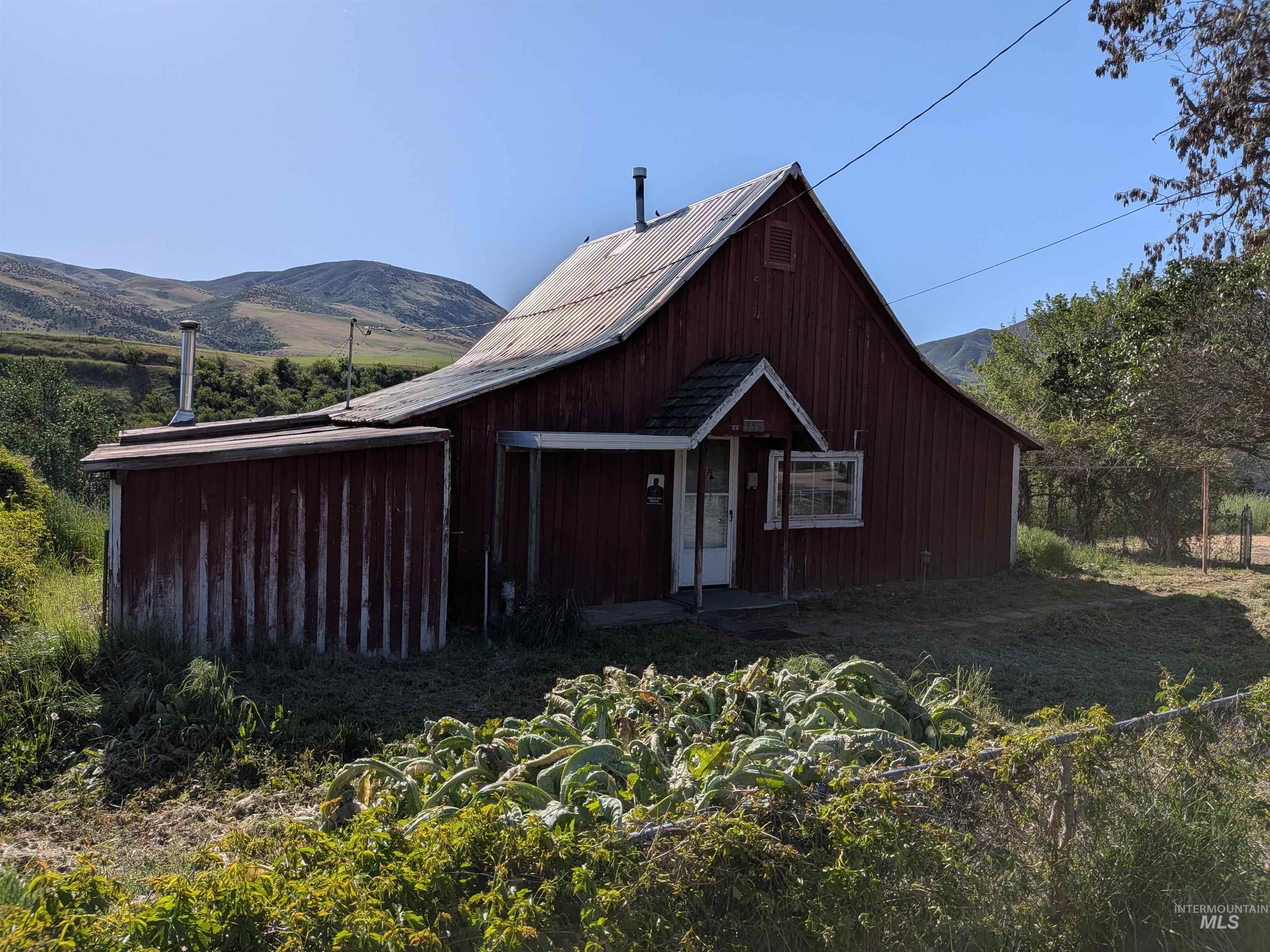 355 Highway 55, Horseshoe Bend, Idaho 83629, 2 Bedrooms, 1 Bathroom, Residential For Sale, Price $175,000, 98999717
