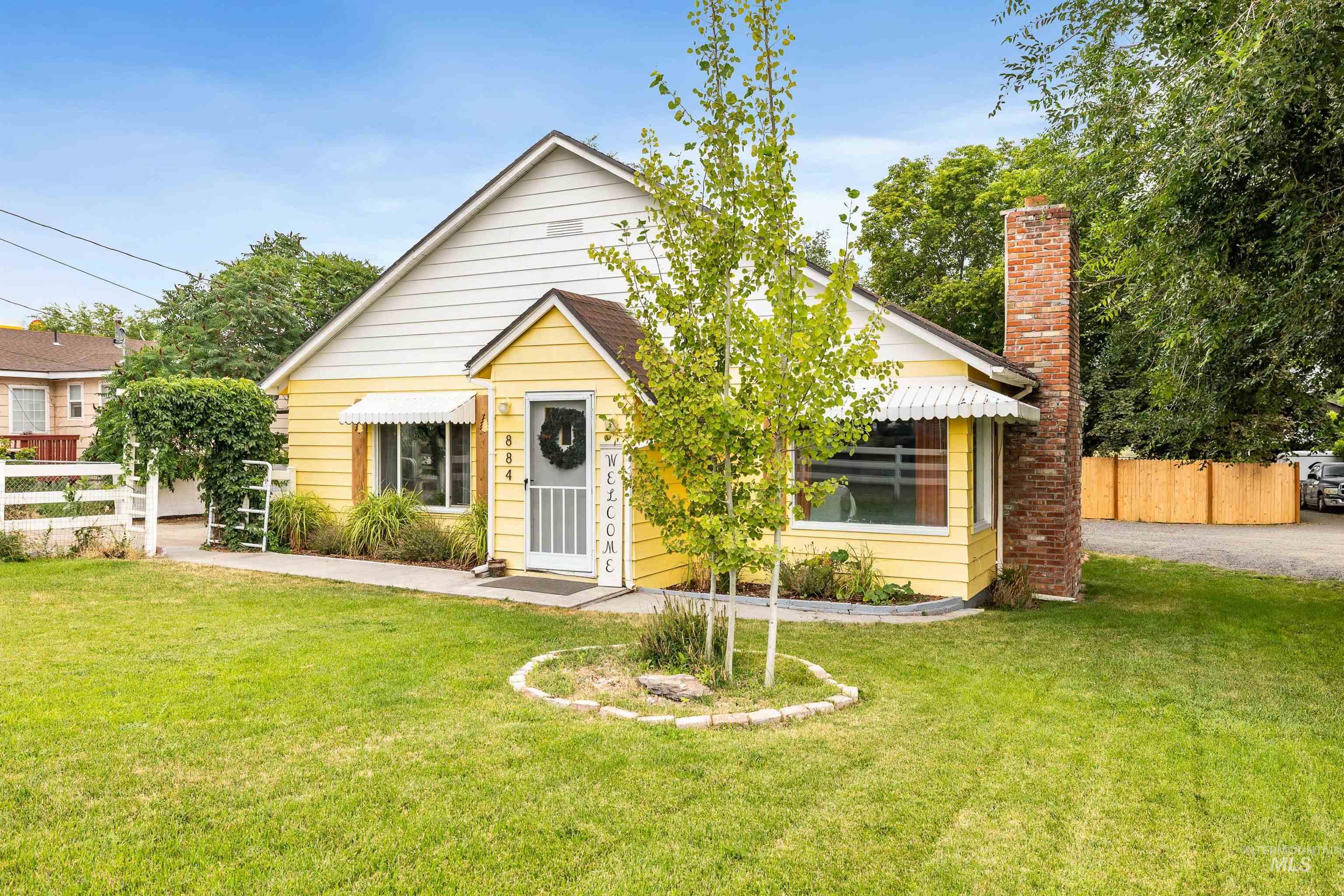 884 Washington St. S, Twin Falls, Idaho 83301, 3 Bedrooms, 8 Rooms, Business/Commercial For Sale, Price $399,000, 98999721