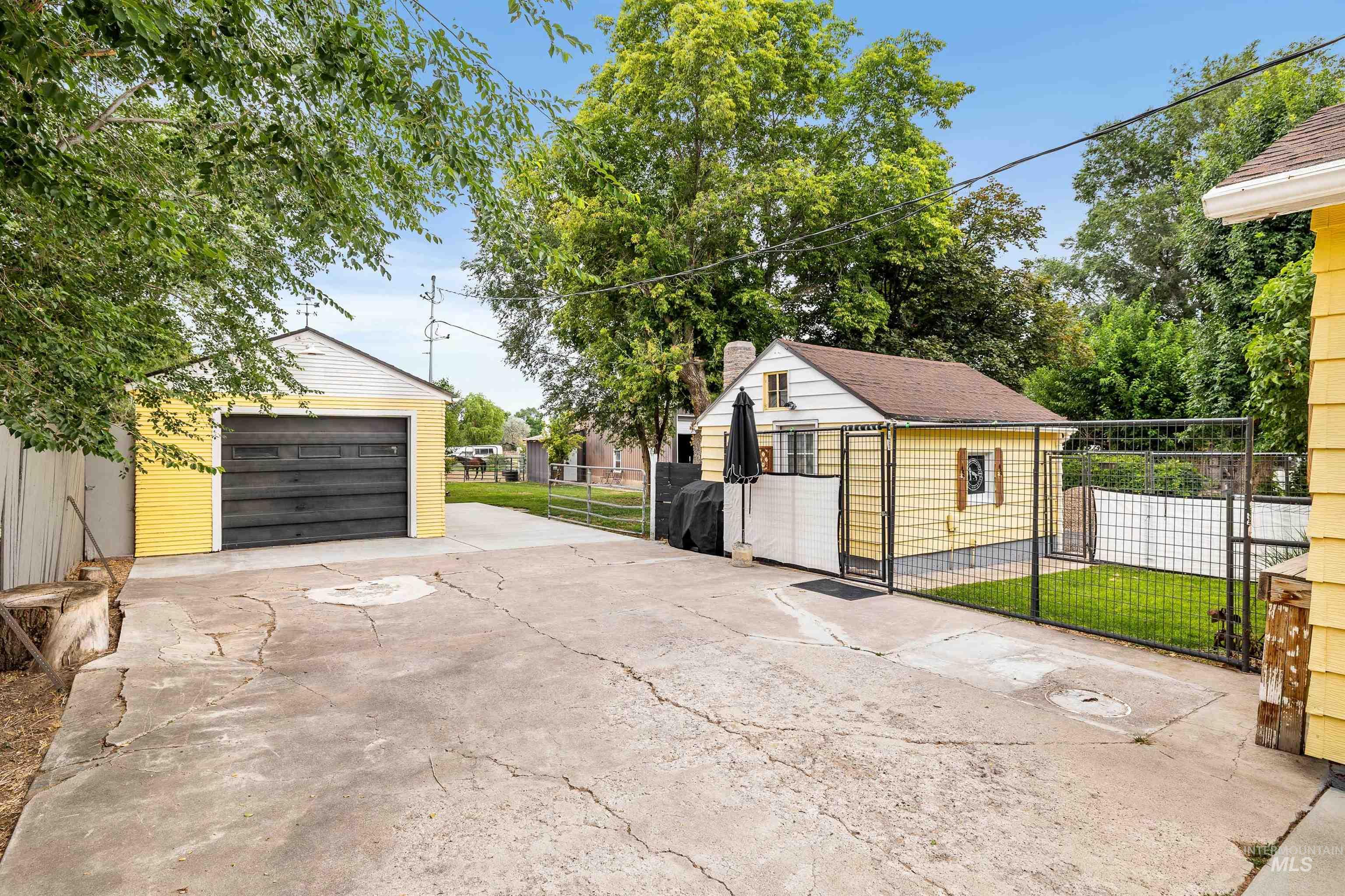 884 Washington St. S, Twin Falls, Idaho 83301, 3 Bedrooms, 8 Rooms, Business/Commercial For Sale, Price $399,000, 98999721