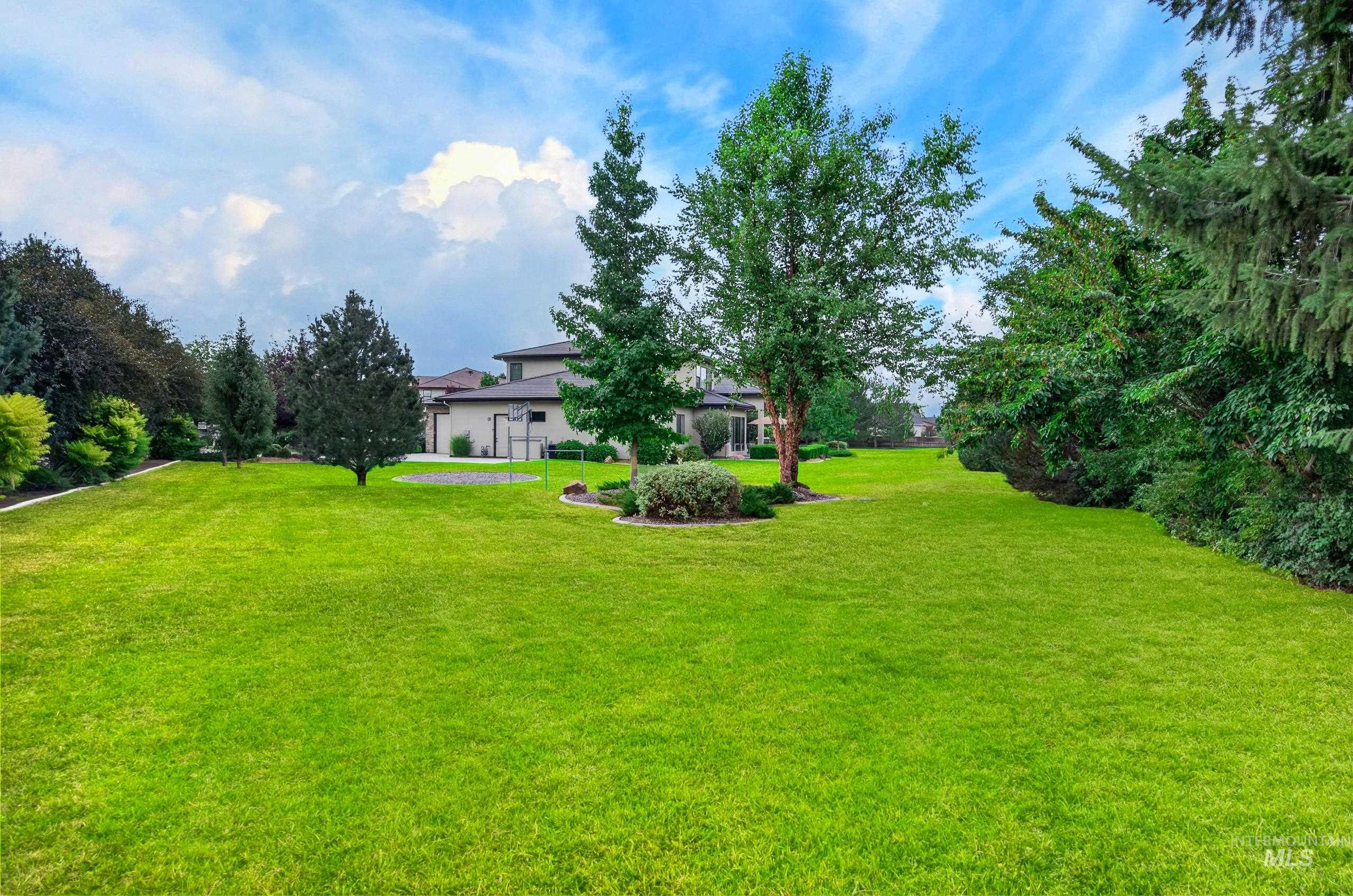 7095 N Tree Haven Pl, Meridian, Idaho 83646, 4 Bedrooms, 4.5 Bathrooms, Residential For Sale, Price $1,799,999,MLS 98999723