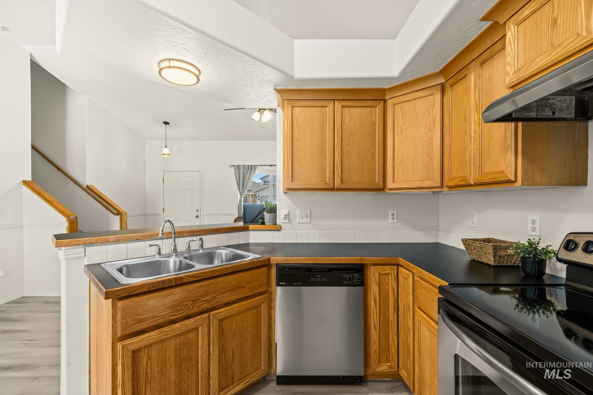 4805 Blue Grass Avenue, Caldwell, Idaho 83607, 4 Bedrooms, 2 Bathrooms, Residential For Sale, Price $369,000,MLS 98999725