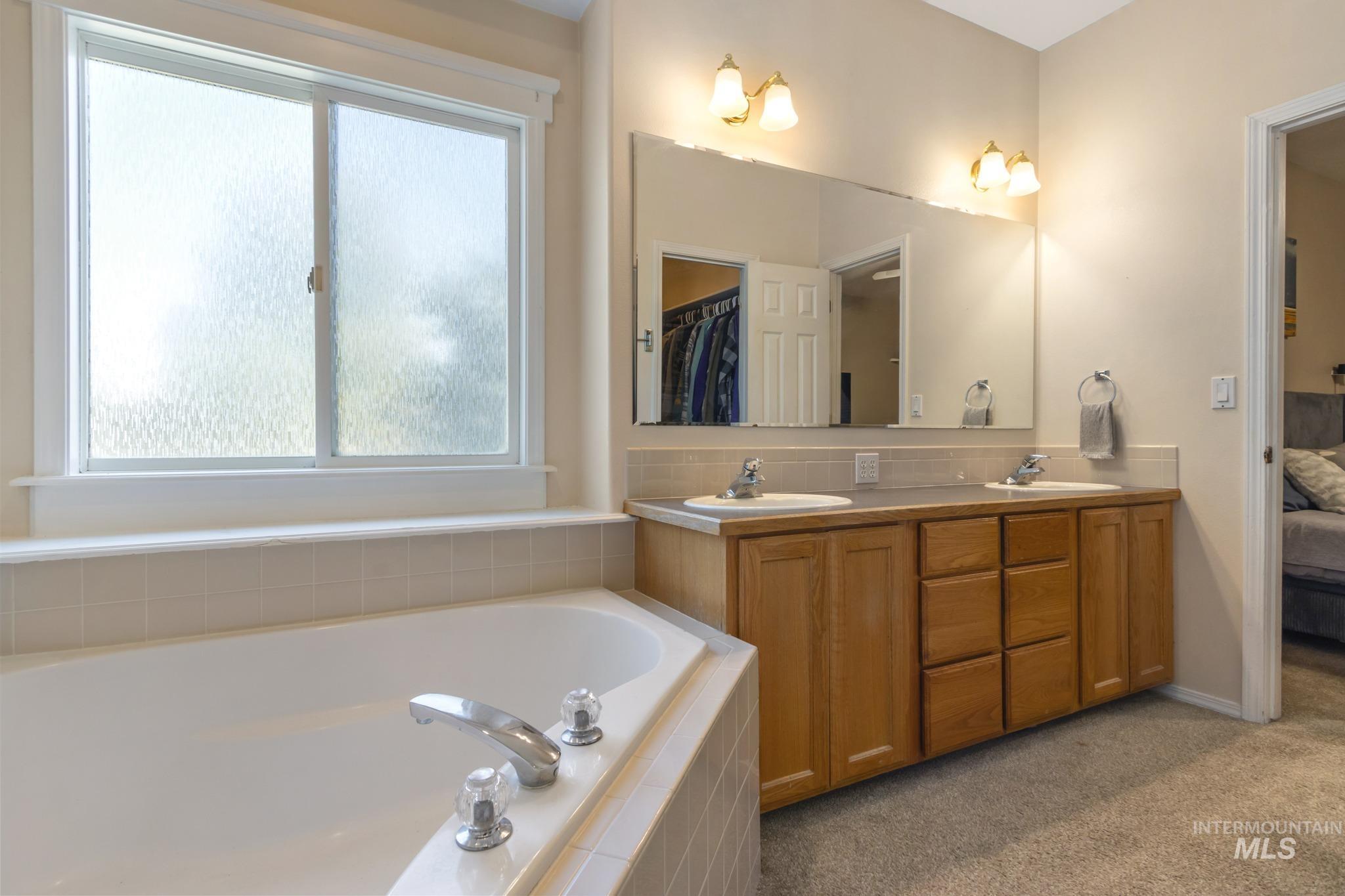 2007 W Blossom Ave, Nampa, Idaho 83651, 3 Bedrooms, 2 Bathrooms, Residential For Sale, Price $419,900,MLS 98999727