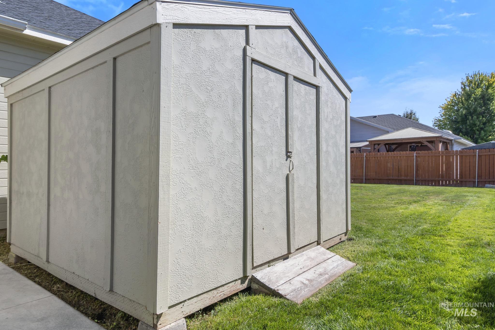 2007 W Blossom Ave, Nampa, Idaho 83651, 3 Bedrooms, 2 Bathrooms, Residential For Sale, Price $419,900,MLS 98999727