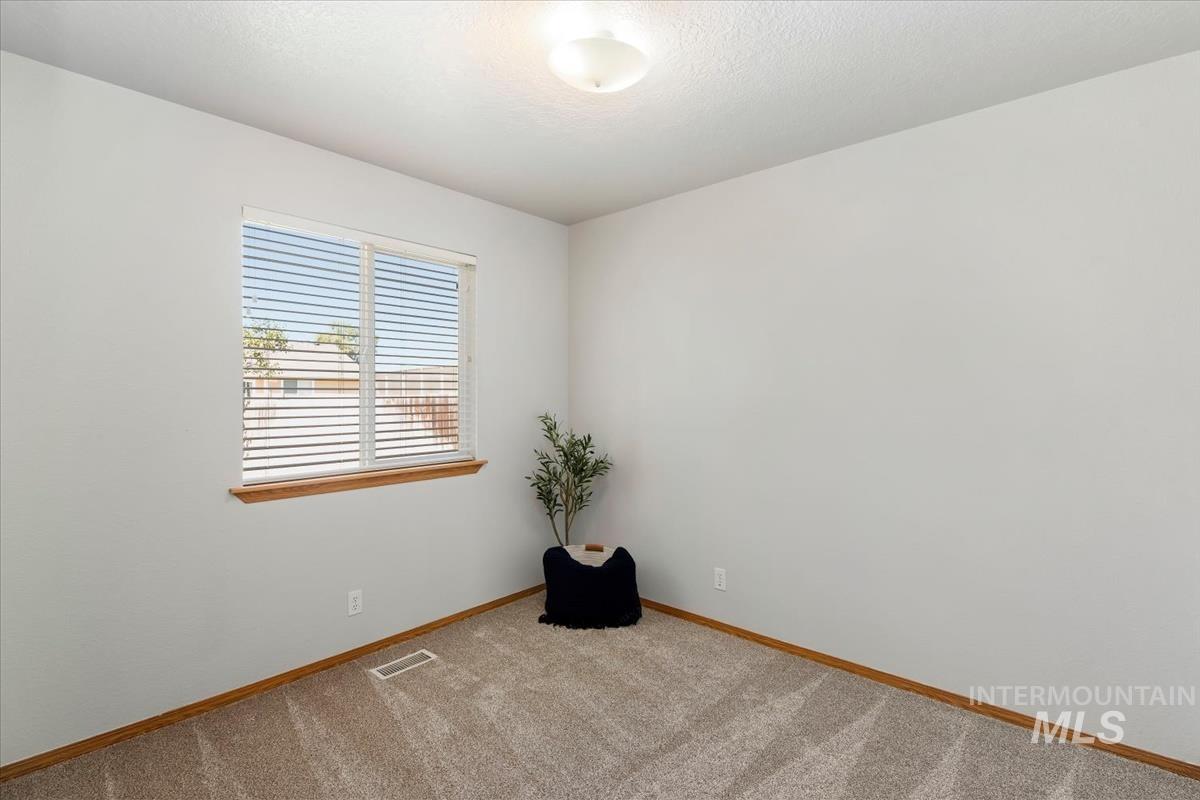 1805 S 26th St, Nampa, Idaho 83686, 3 Bedrooms, 2 Bathrooms, Residential For Sale, Price $345,000,MLS 98999728