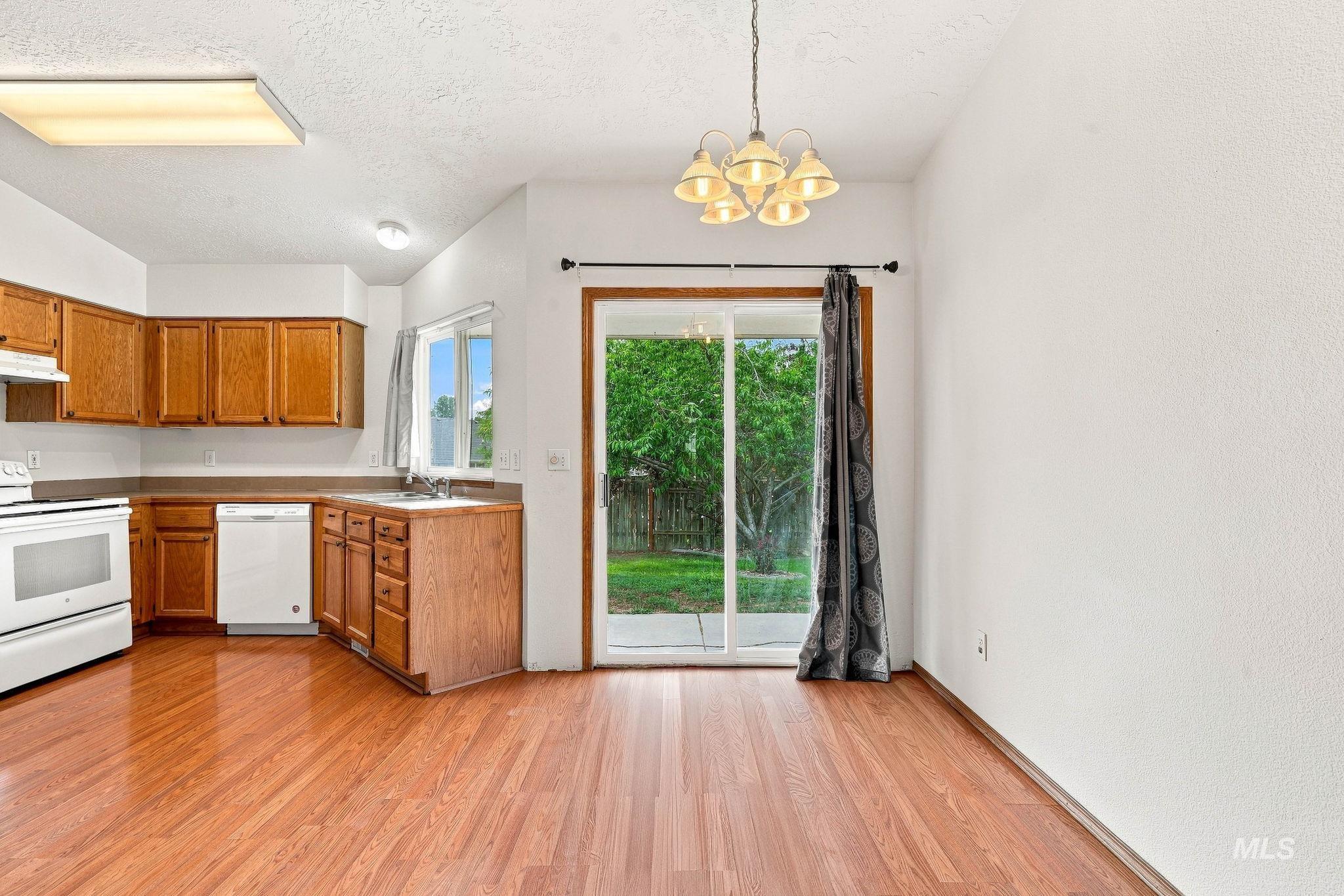 617 N Terrapin Ave, Kuna, Idaho 83634, 3 Bedrooms, 2 Bathrooms, Residential For Sale, Price $340,000,MLS 98999729