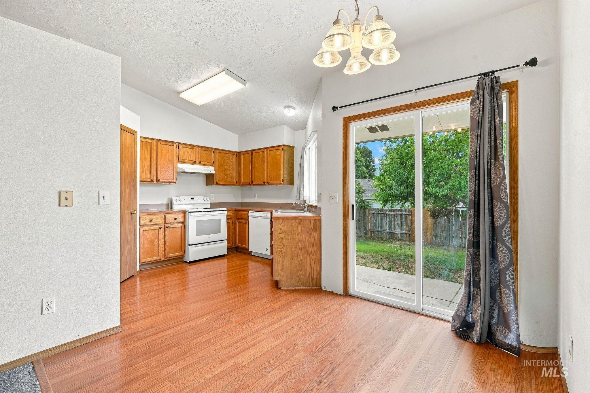 617 N Terrapin Ave, Kuna, Idaho 83634, 3 Bedrooms, 2 Bathrooms, Residential For Sale, Price $340,000,MLS 98999729