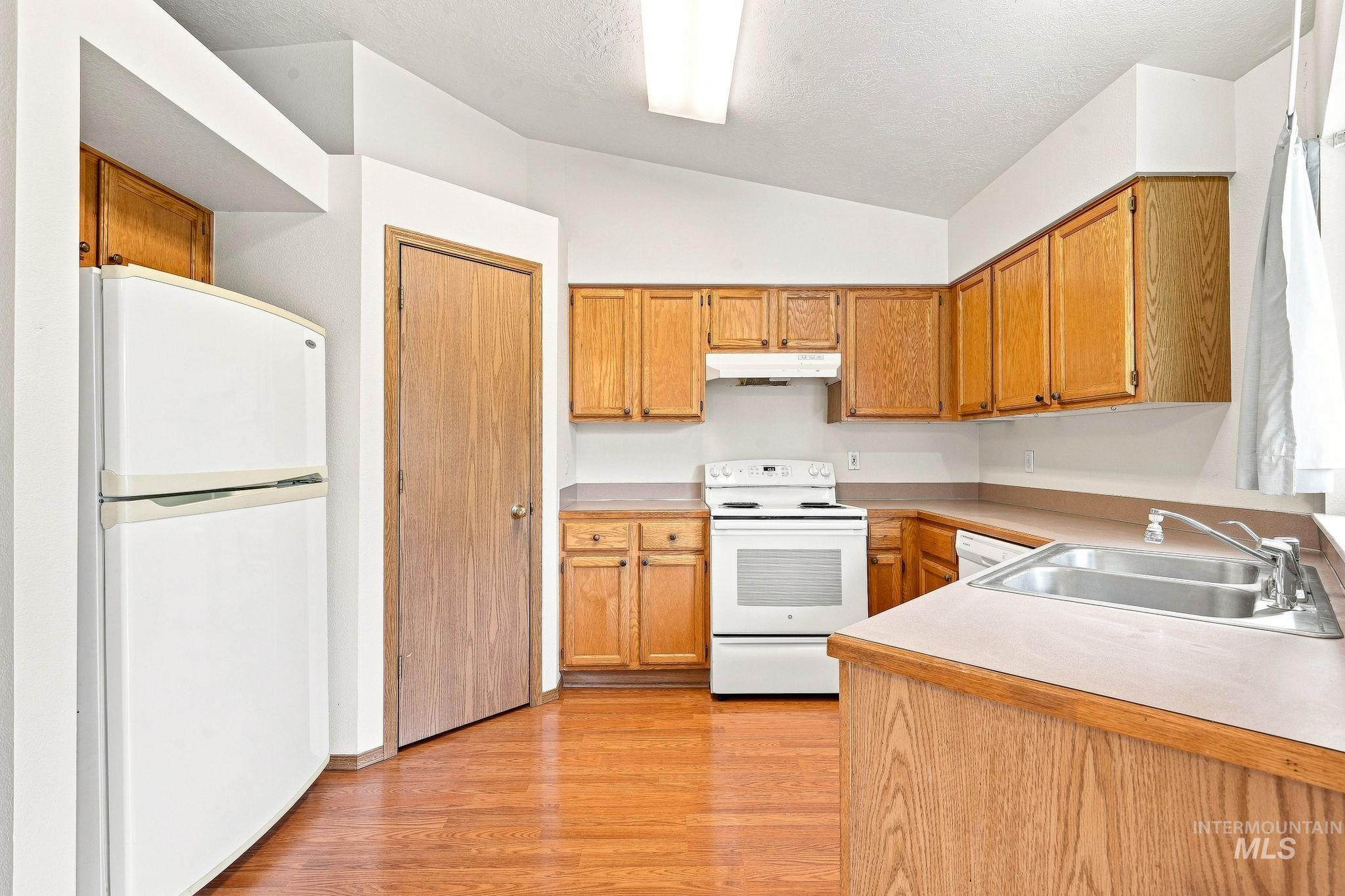 617 N Terrapin Ave, Kuna, Idaho 83634, 3 Bedrooms, 2 Bathrooms, Residential For Sale, Price $340,000,MLS 98999729