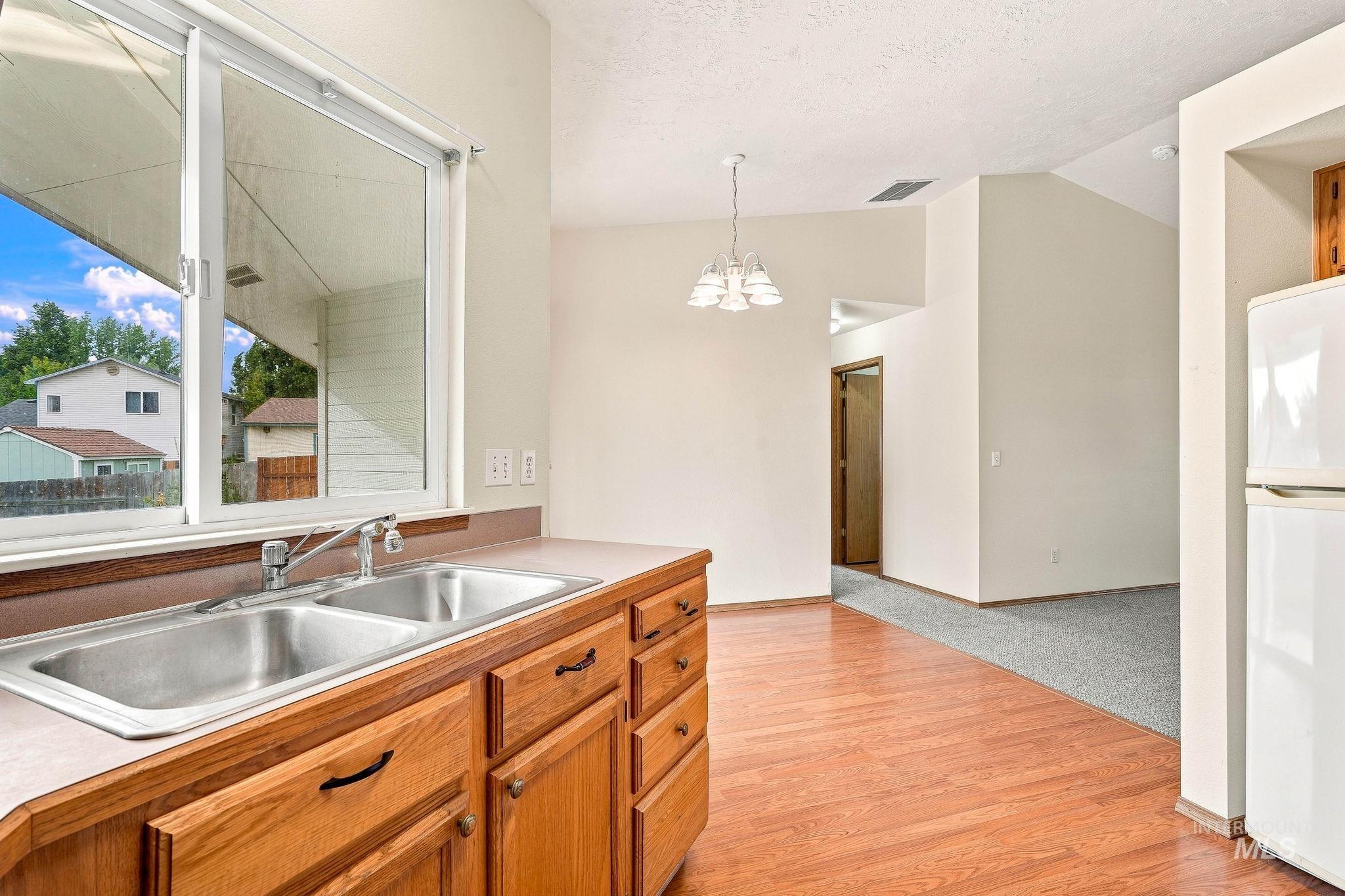 617 N Terrapin Ave, Kuna, Idaho 83634, 3 Bedrooms, 2 Bathrooms, Residential For Sale, Price $340,000,MLS 98999729