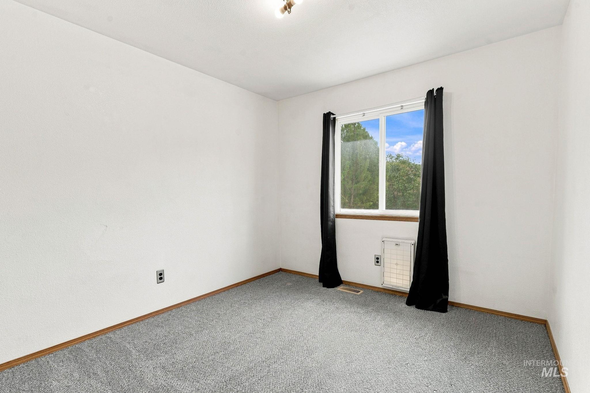 617 N Terrapin Ave, Kuna, Idaho 83634, 3 Bedrooms, 2 Bathrooms, Residential For Sale, Price $340,000,MLS 98999729