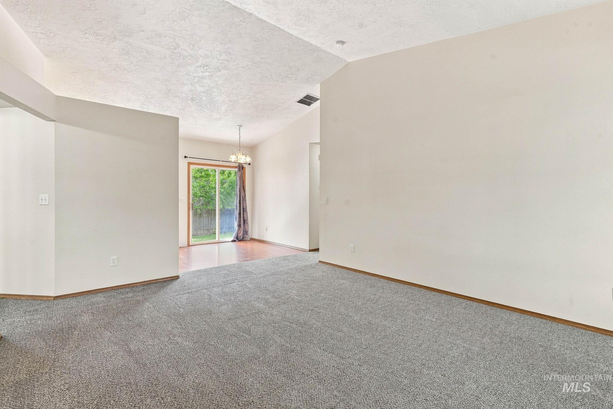 617 N Terrapin Ave, Kuna, Idaho 83634, 3 Bedrooms, 2 Bathrooms, Residential For Sale, Price $340,000,MLS 98999729