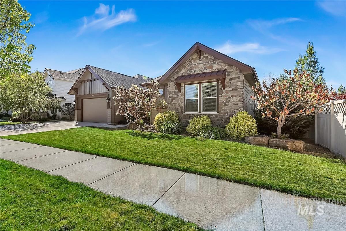 2916 W Tubac Dr, Meridian, Idaho 83646, 4 Bedrooms, 2.5 Bathrooms, Residential For Sale, Price $770,000, 98999735