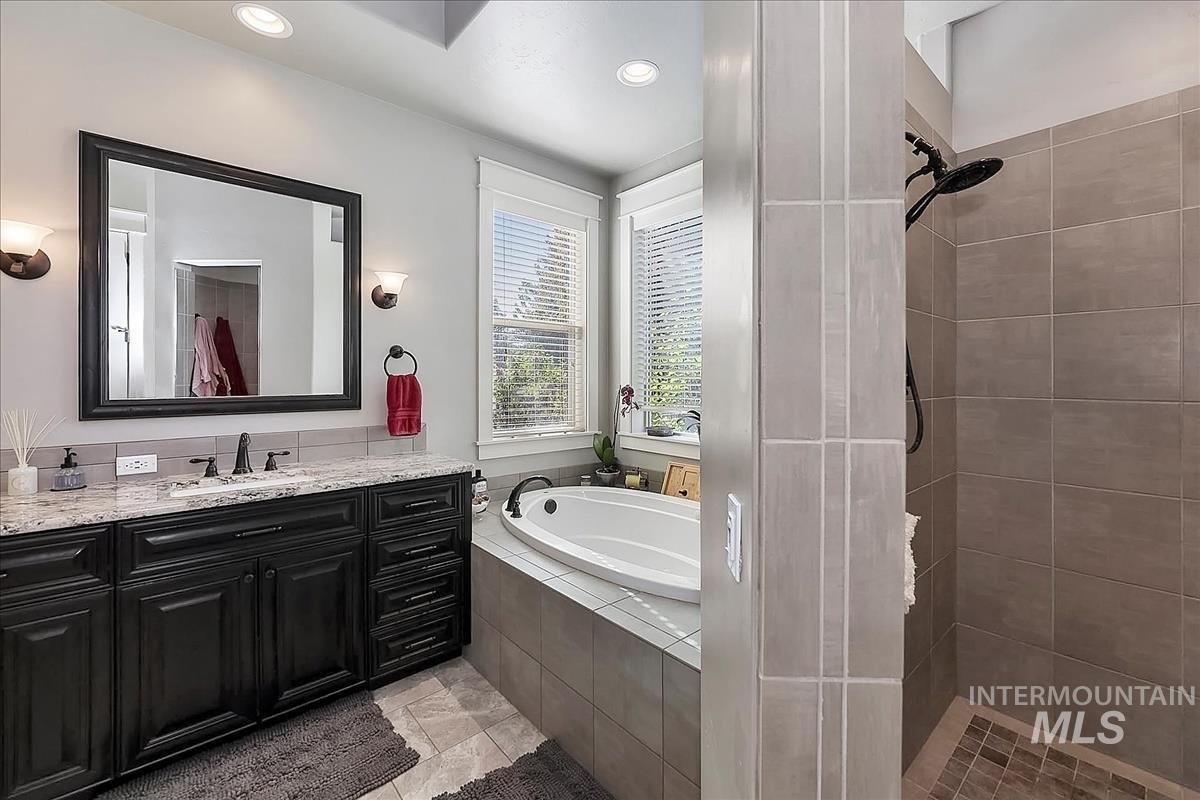 2916 W Tubac Dr, Meridian, Idaho 83646, 4 Bedrooms, 2.5 Bathrooms, Residential For Sale, Price $770,000, 98999735
