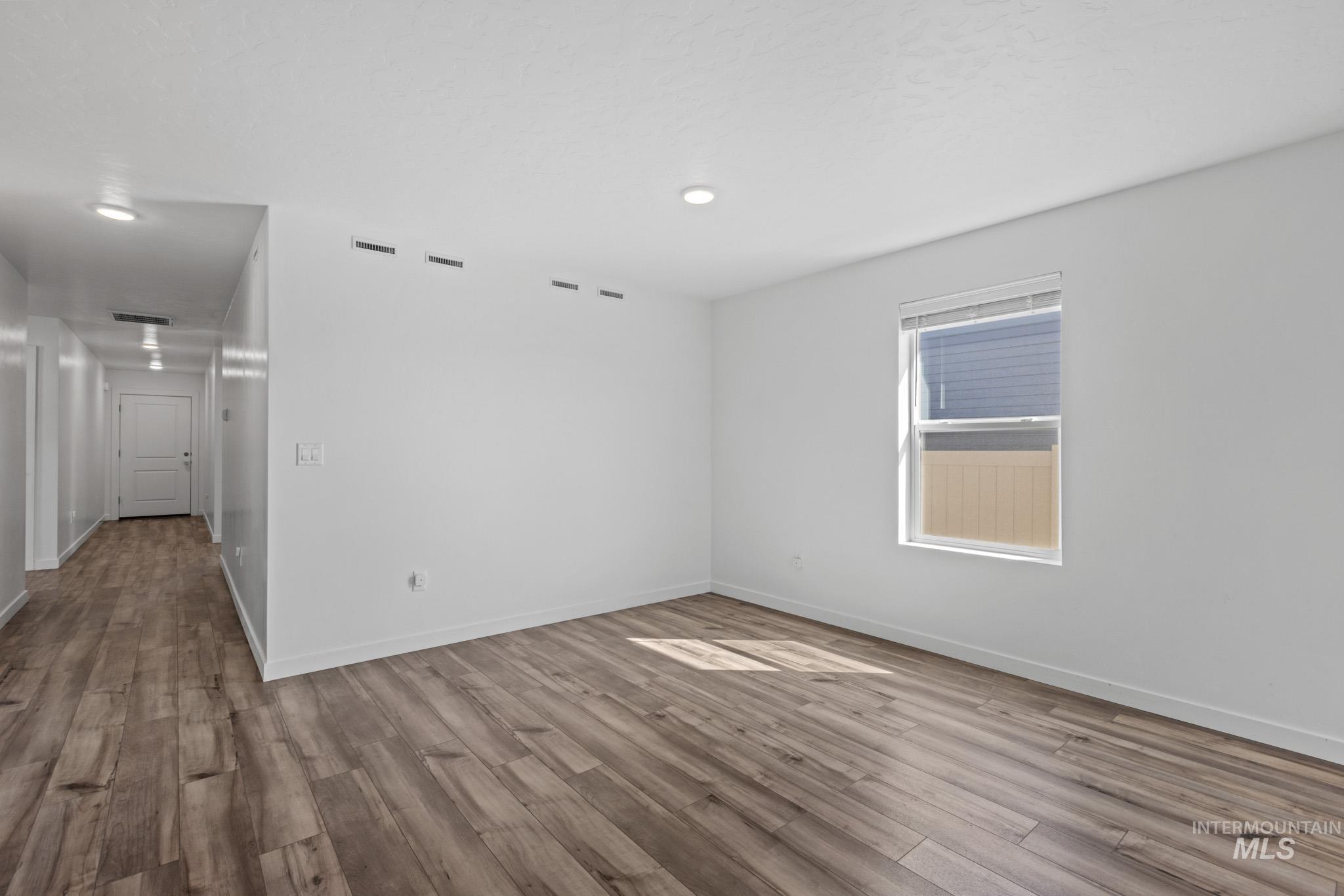 177 E Liberator Ct, Meridian, Idaho 83642, 4 Bedrooms, 2 Bathrooms, Residential For Sale, Price $475,000,MLS 98999736
