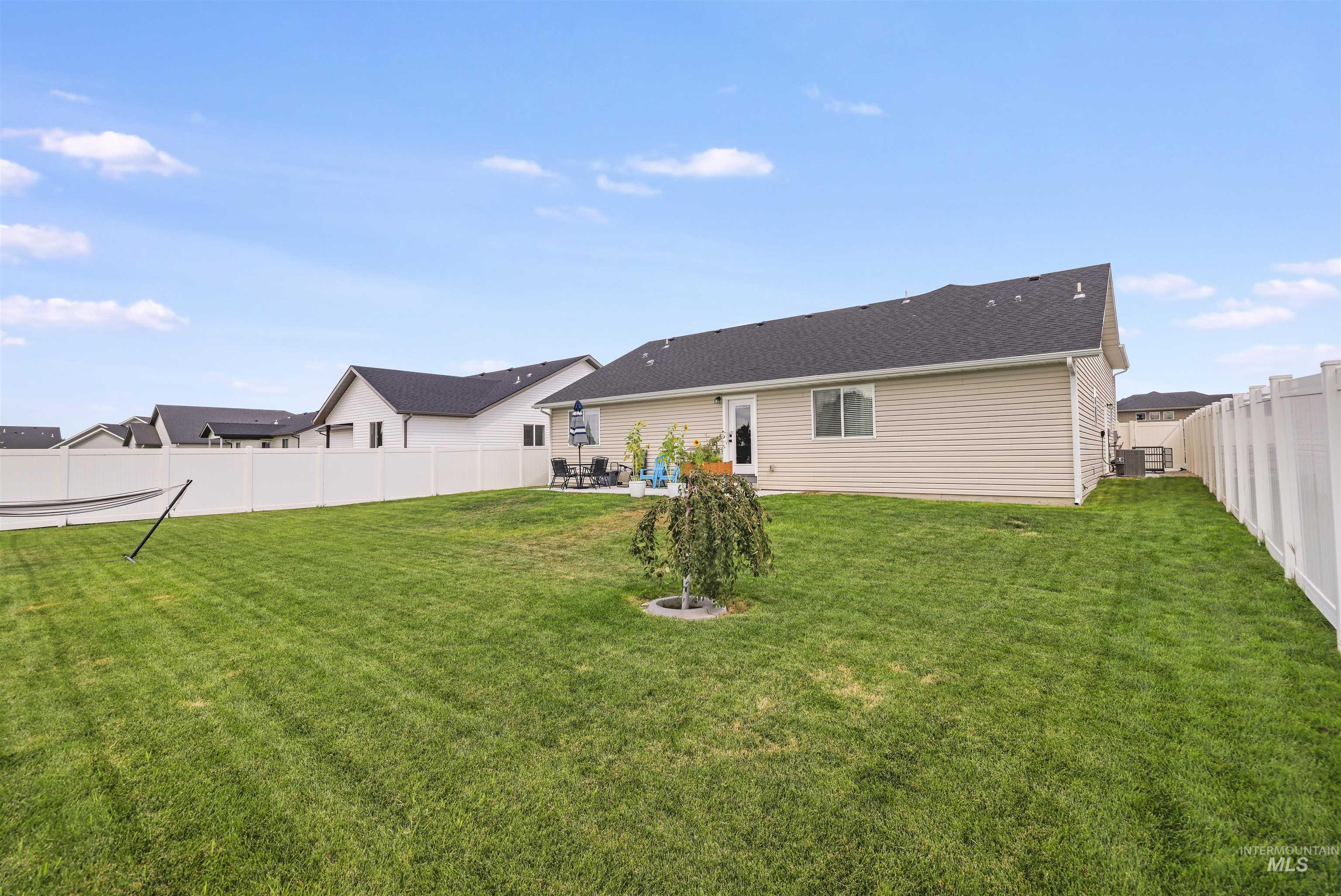 425 Lyndon St. N., Jerome, Idaho 83338, 4 Bedrooms, 3 Bathrooms, Residential For Sale, Price $469,900,MLS 98999739