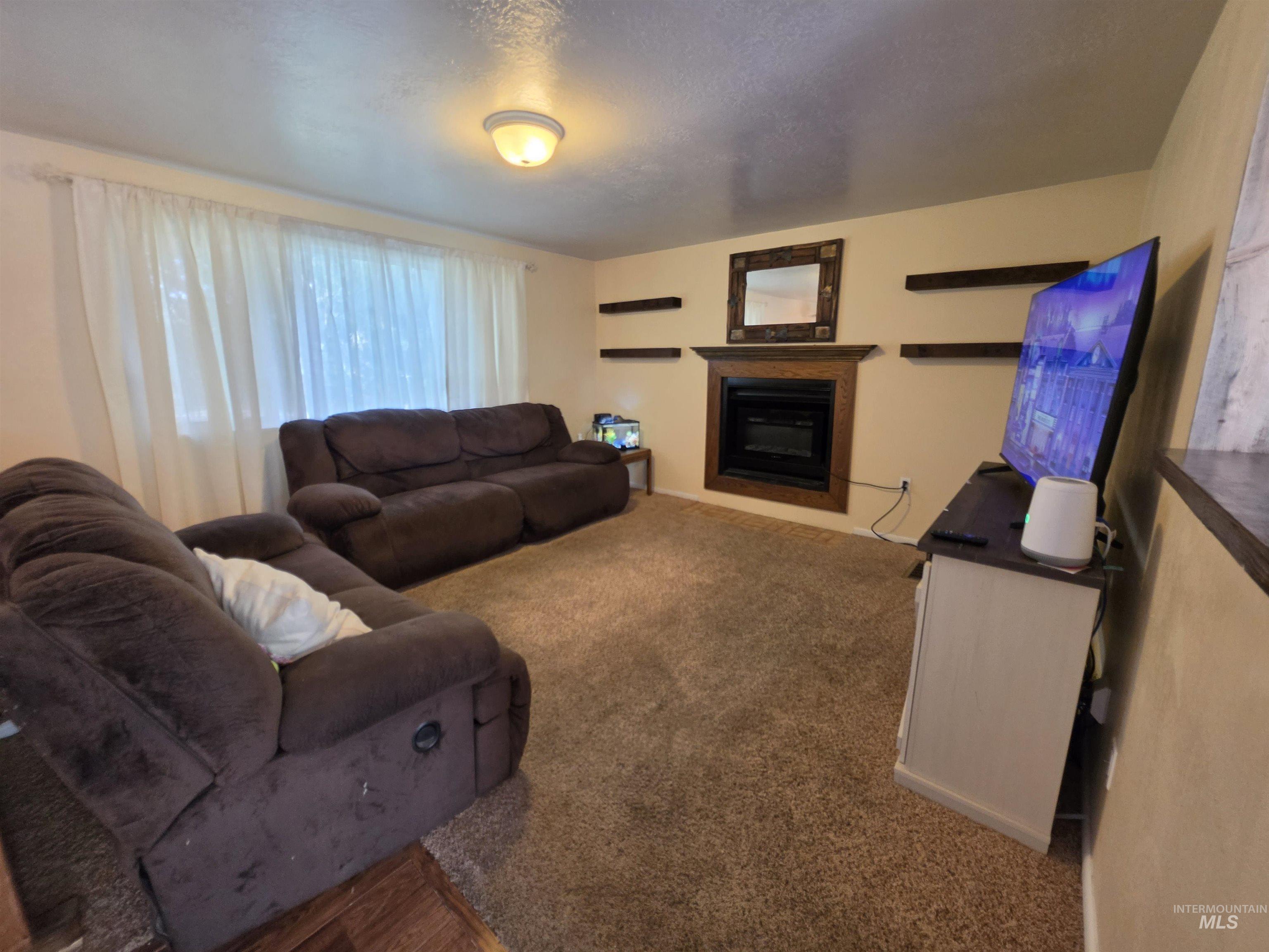 527 Boyd Street, Chubbuck, Idaho 83202, 4 Bedrooms, 2 Bathrooms, Residential For Sale, Price $345,000,MLS 98999740