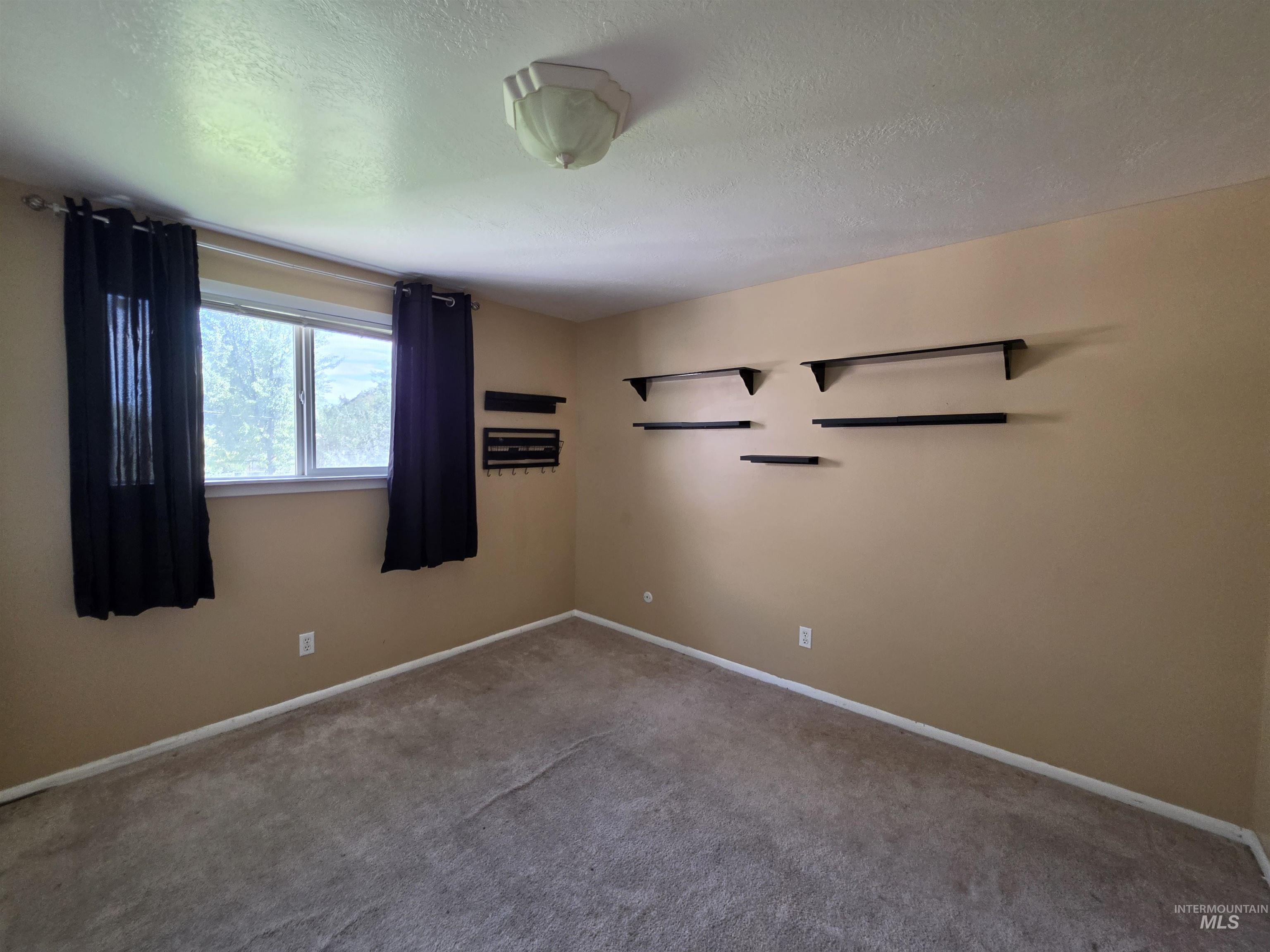527 Boyd Street, Chubbuck, Idaho 83202, 4 Bedrooms, 2 Bathrooms, Residential For Sale, Price $345,000,MLS 98999740