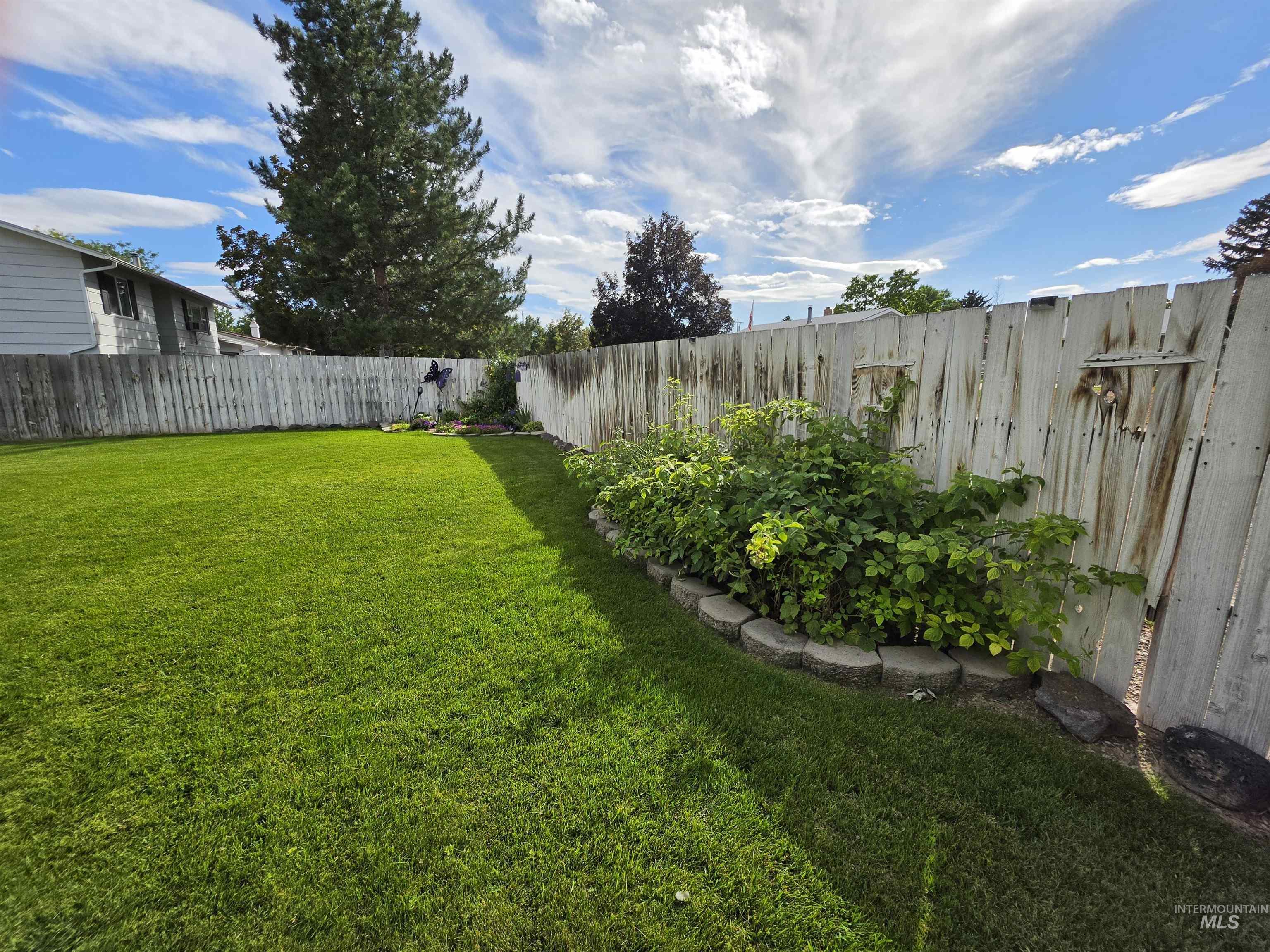 527 Boyd Street, Chubbuck, Idaho 83202, 4 Bedrooms, 2 Bathrooms, Residential For Sale, Price $345,000,MLS 98999740