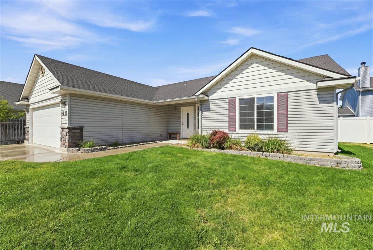1212 W Eagle Ave, Nampa, Idaho 83651, 4 Bedrooms, 2 Bathrooms, Residential For Sale, Price $358,900,MLS 98999742