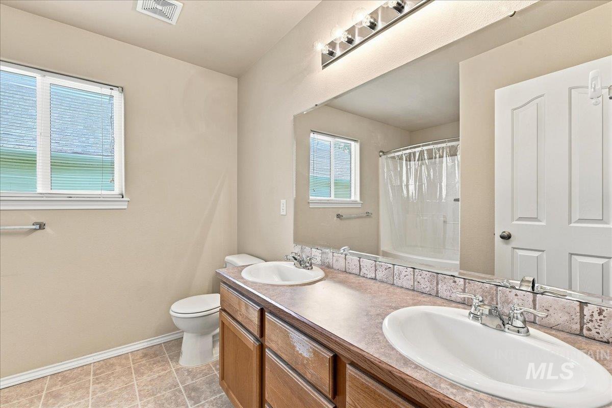 1212 W Eagle Ave, Nampa, Idaho 83651, 4 Bedrooms, 2 Bathrooms, Residential For Sale, Price $358,900,MLS 98999742