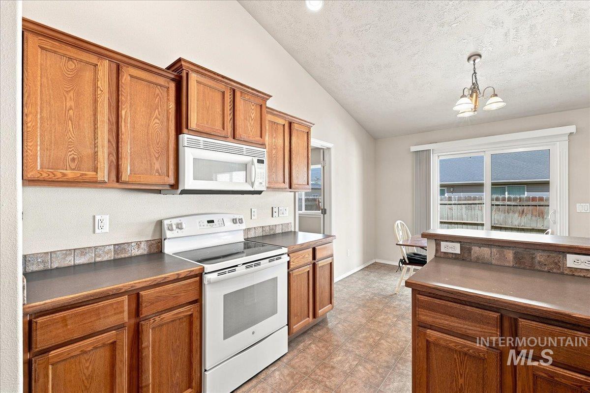 1212 W Eagle Ave, Nampa, Idaho 83651, 4 Bedrooms, 2 Bathrooms, Residential For Sale, Price $358,900,MLS 98999742