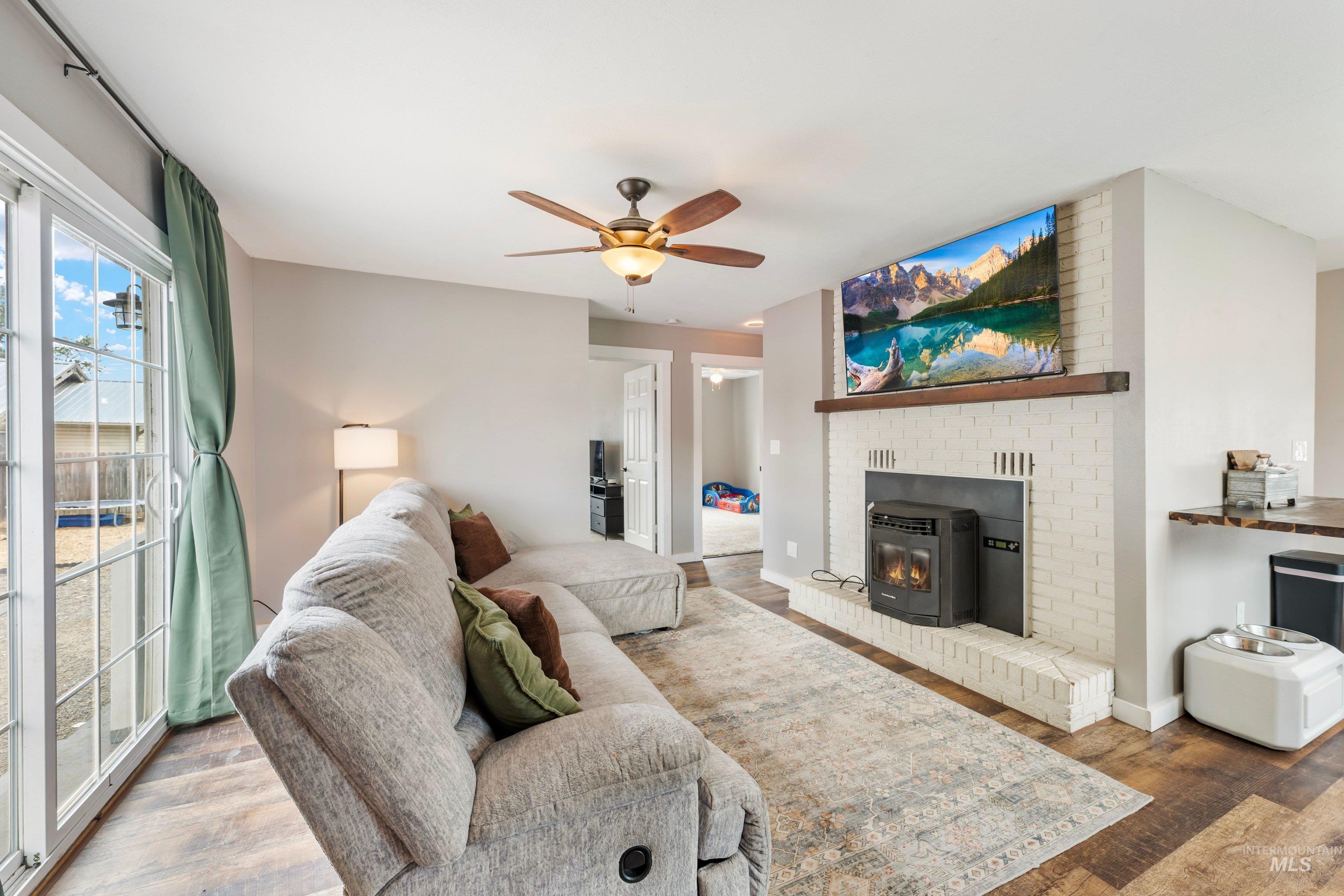 160 7th Ave. N., Payette, Idaho 83661, 3 Bedrooms, 1.5 Bathrooms, Residential For Sale, Price $289,900,MLS 98999745