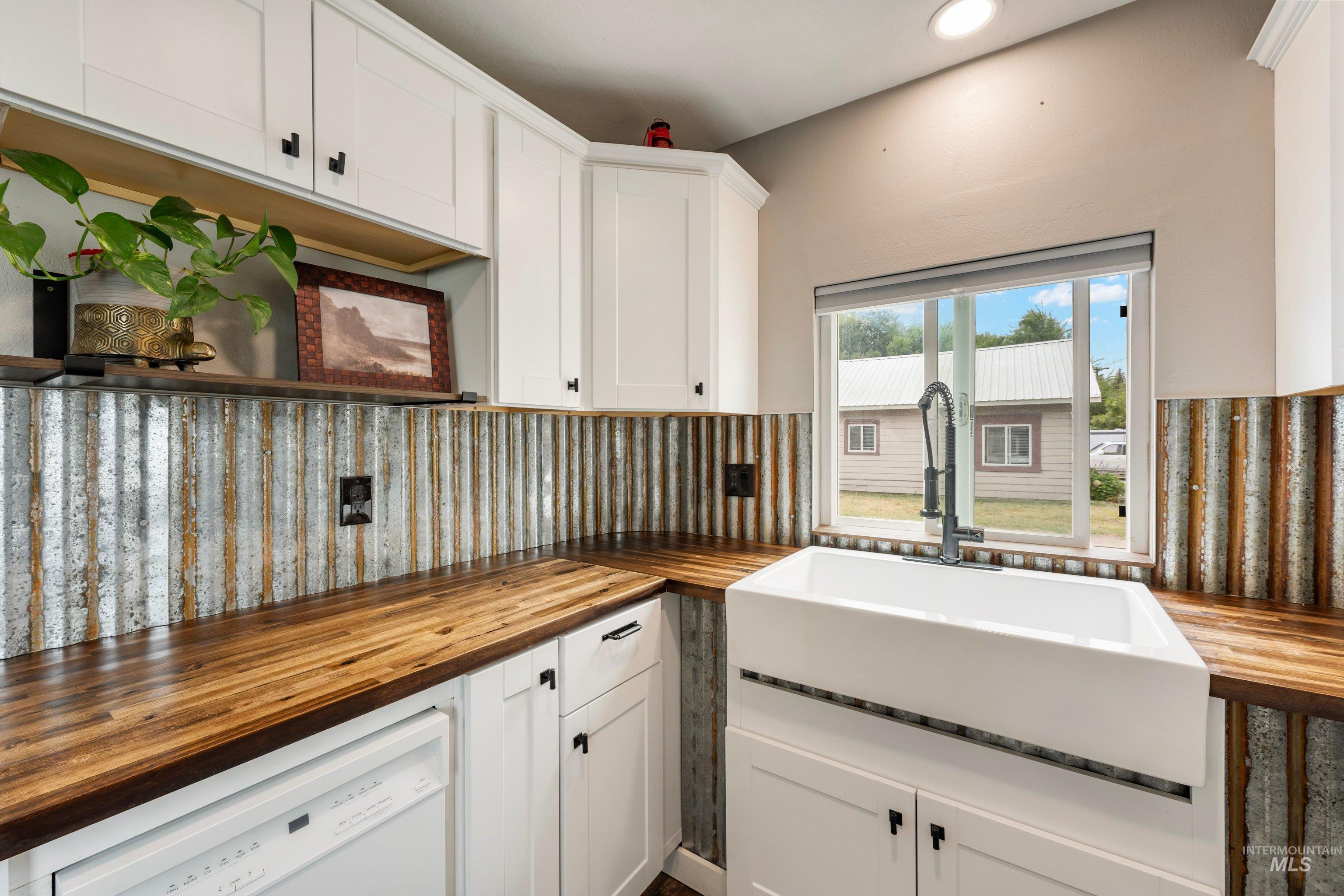 160 7th Ave. N., Payette, Idaho 83661, 3 Bedrooms, 1.5 Bathrooms, Residential For Sale, Price $289,900,MLS 98999745