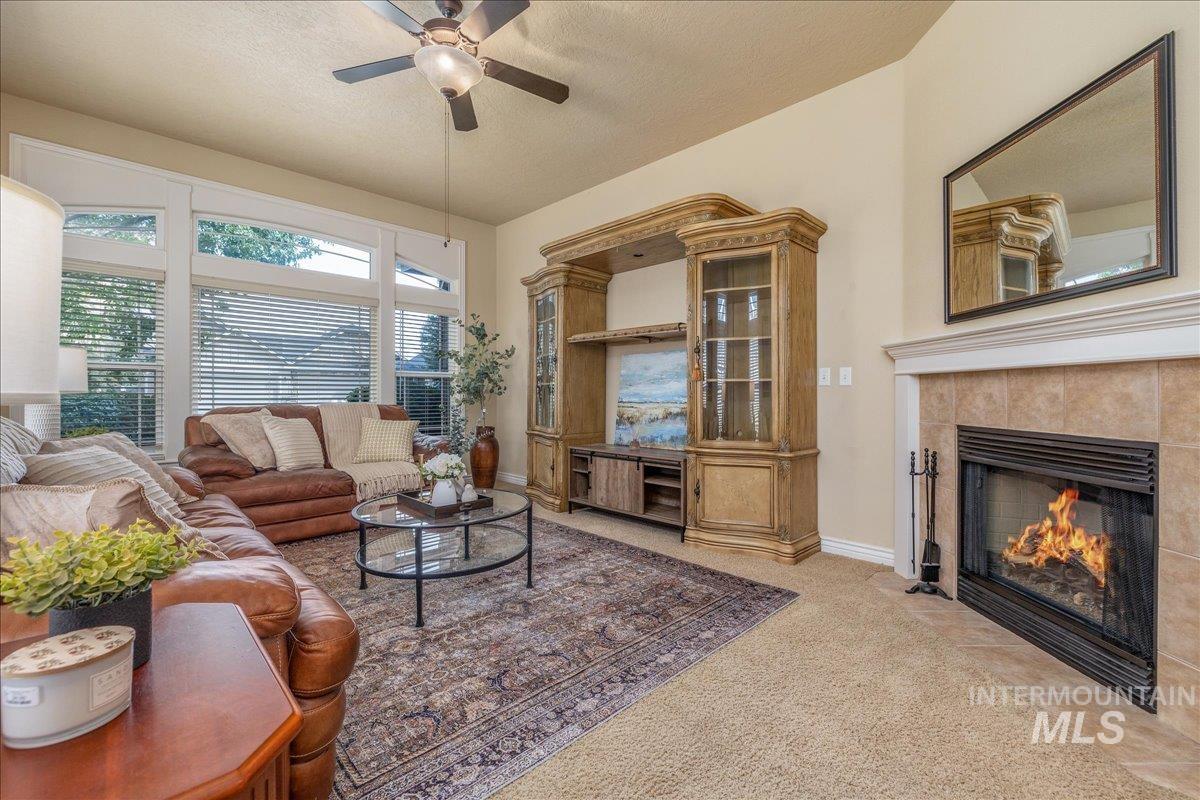7623 N Sunglow Ave, Boise, Idaho 83714, 3 Bedrooms, 2 Bathrooms, Residential For Sale, Price $499,900,MLS 98999750