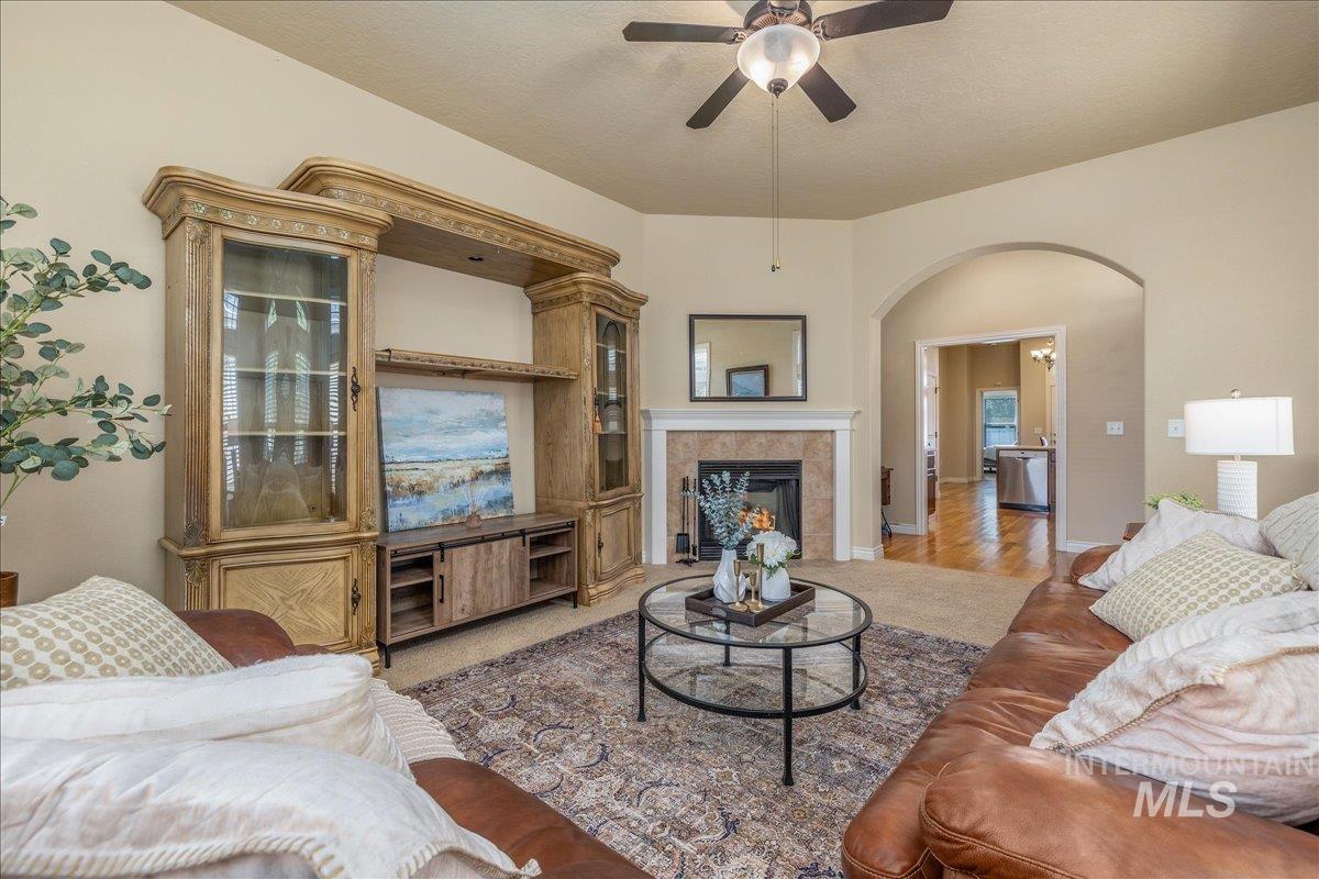 7623 N Sunglow Ave, Boise, Idaho 83714, 3 Bedrooms, 2 Bathrooms, Residential For Sale, Price $499,900,MLS 98999750