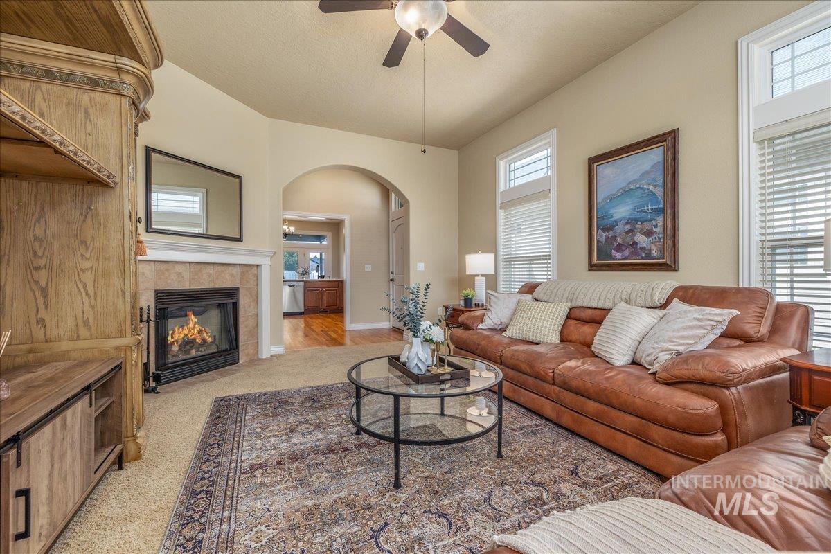 7623 N Sunglow Ave, Boise, Idaho 83714, 3 Bedrooms, 2 Bathrooms, Residential For Sale, Price $499,900,MLS 98999750