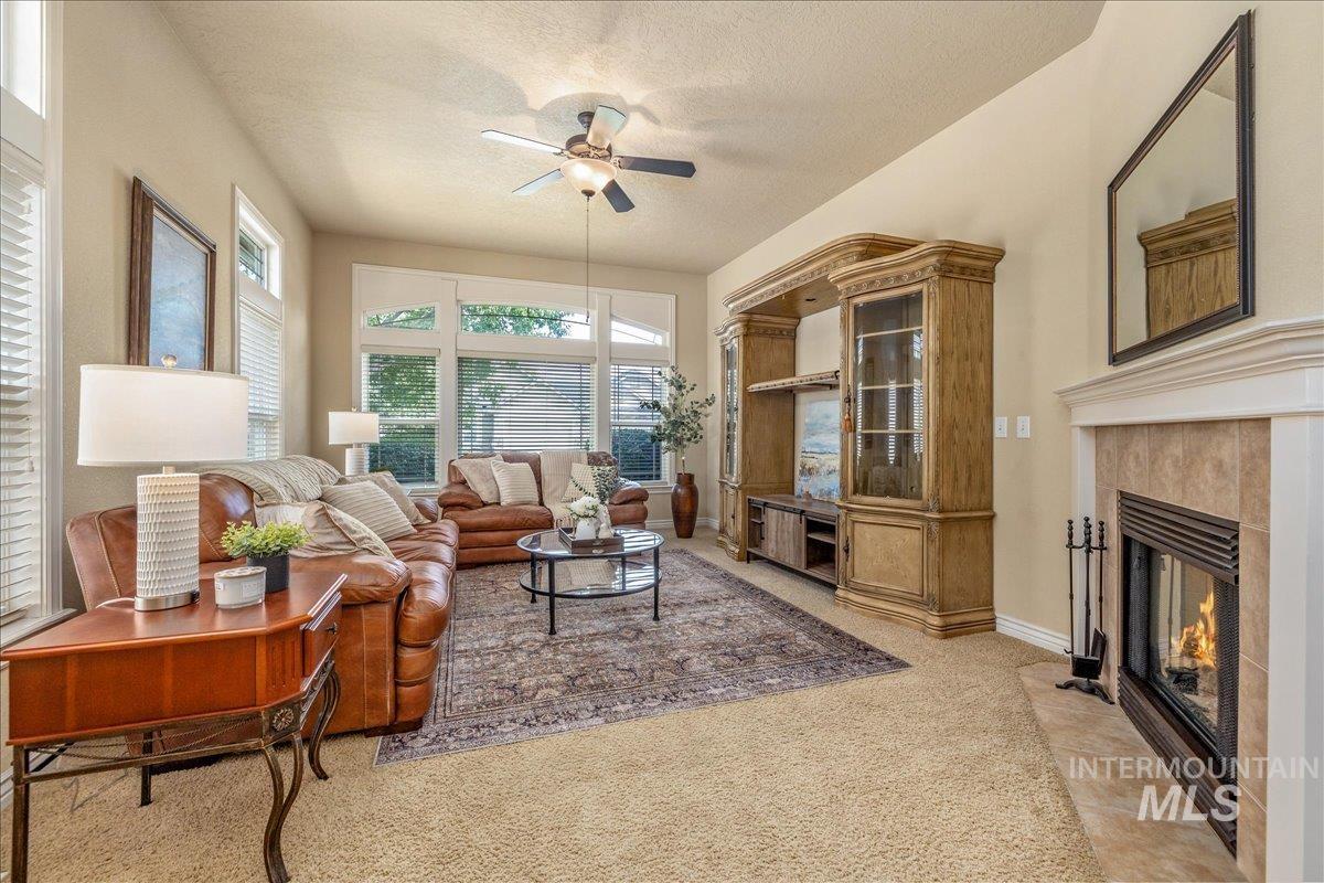 7623 N Sunglow Ave, Boise, Idaho 83714, 3 Bedrooms, 2 Bathrooms, Residential For Sale, Price $499,900,MLS 98999750