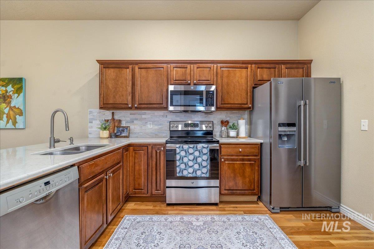 7623 N Sunglow Ave, Boise, Idaho 83714, 3 Bedrooms, 2 Bathrooms, Residential For Sale, Price $499,900,MLS 98999750