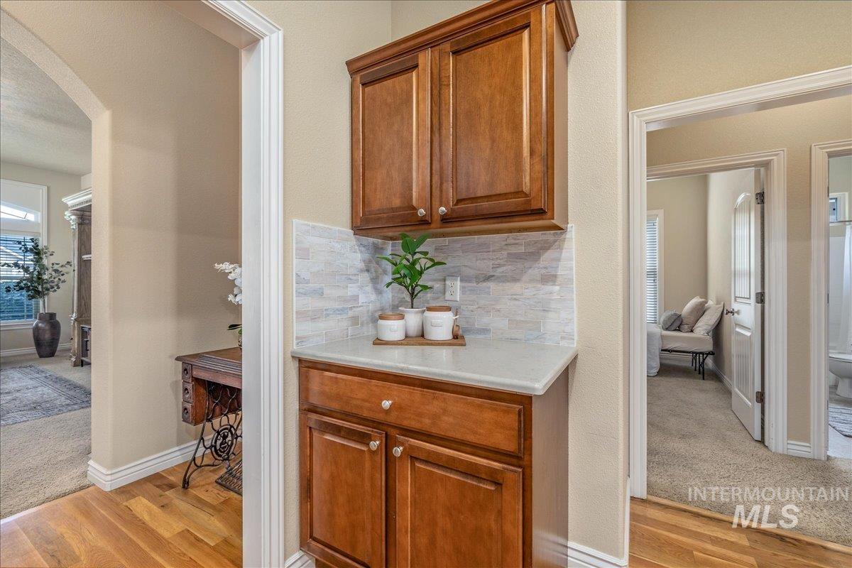7623 N Sunglow Ave, Boise, Idaho 83714, 3 Bedrooms, 2 Bathrooms, Residential For Sale, Price $499,900,MLS 98999750